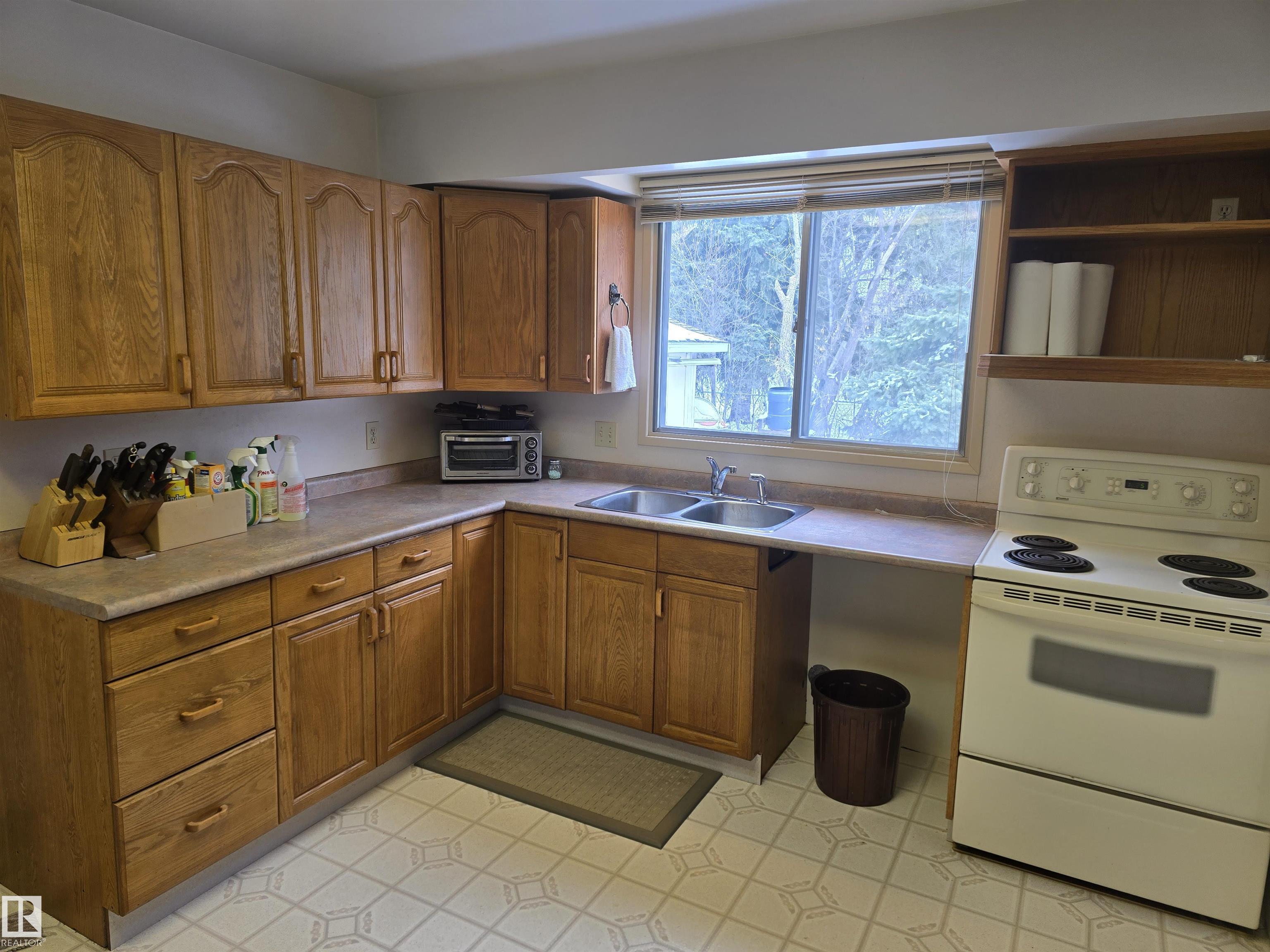 Photo 10 at 3415 81 Street NW, Richfield, Edmonton