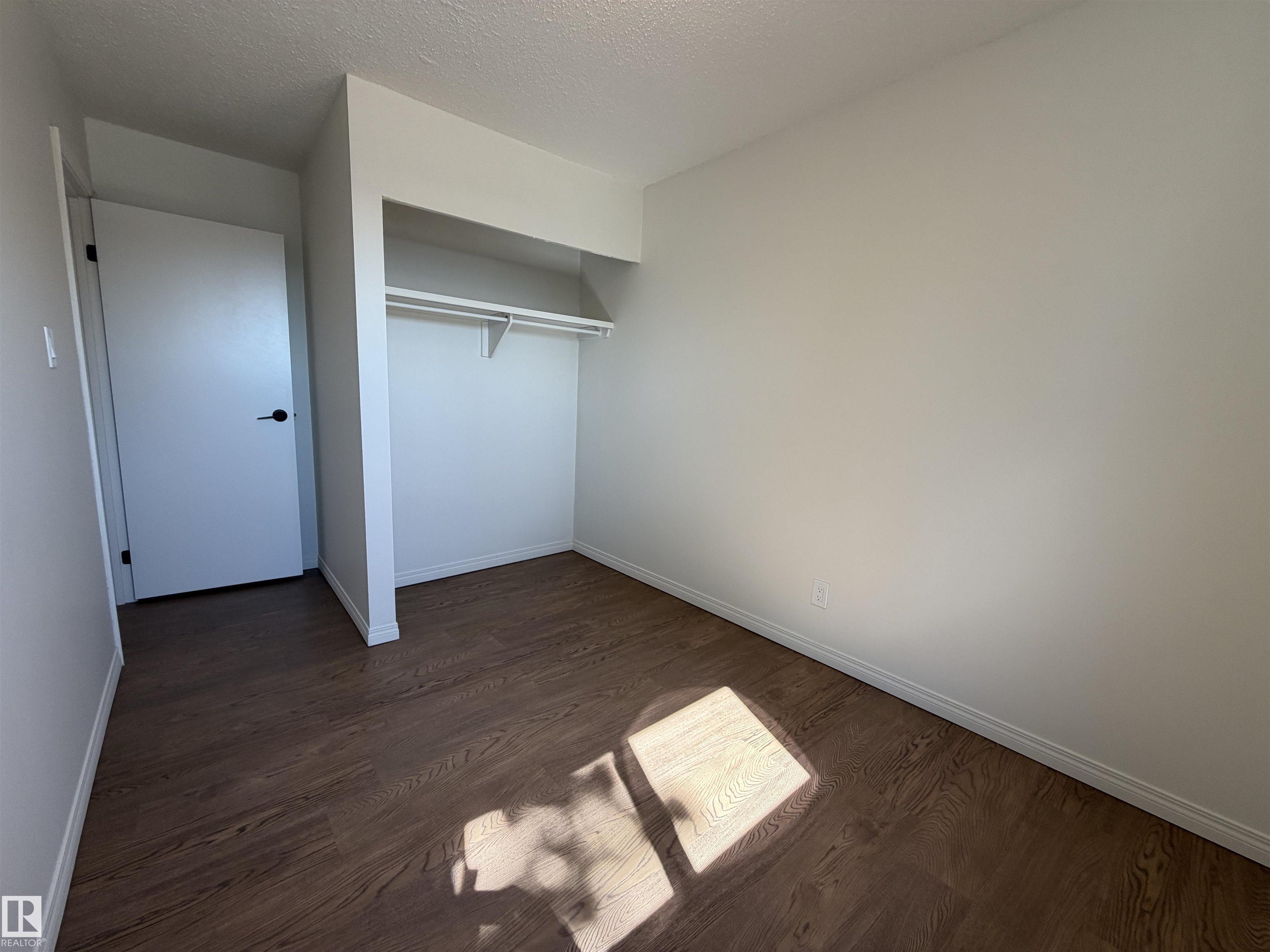 Photo 12 at 404 Hermitage Road NW, Homesteader, Edmonton