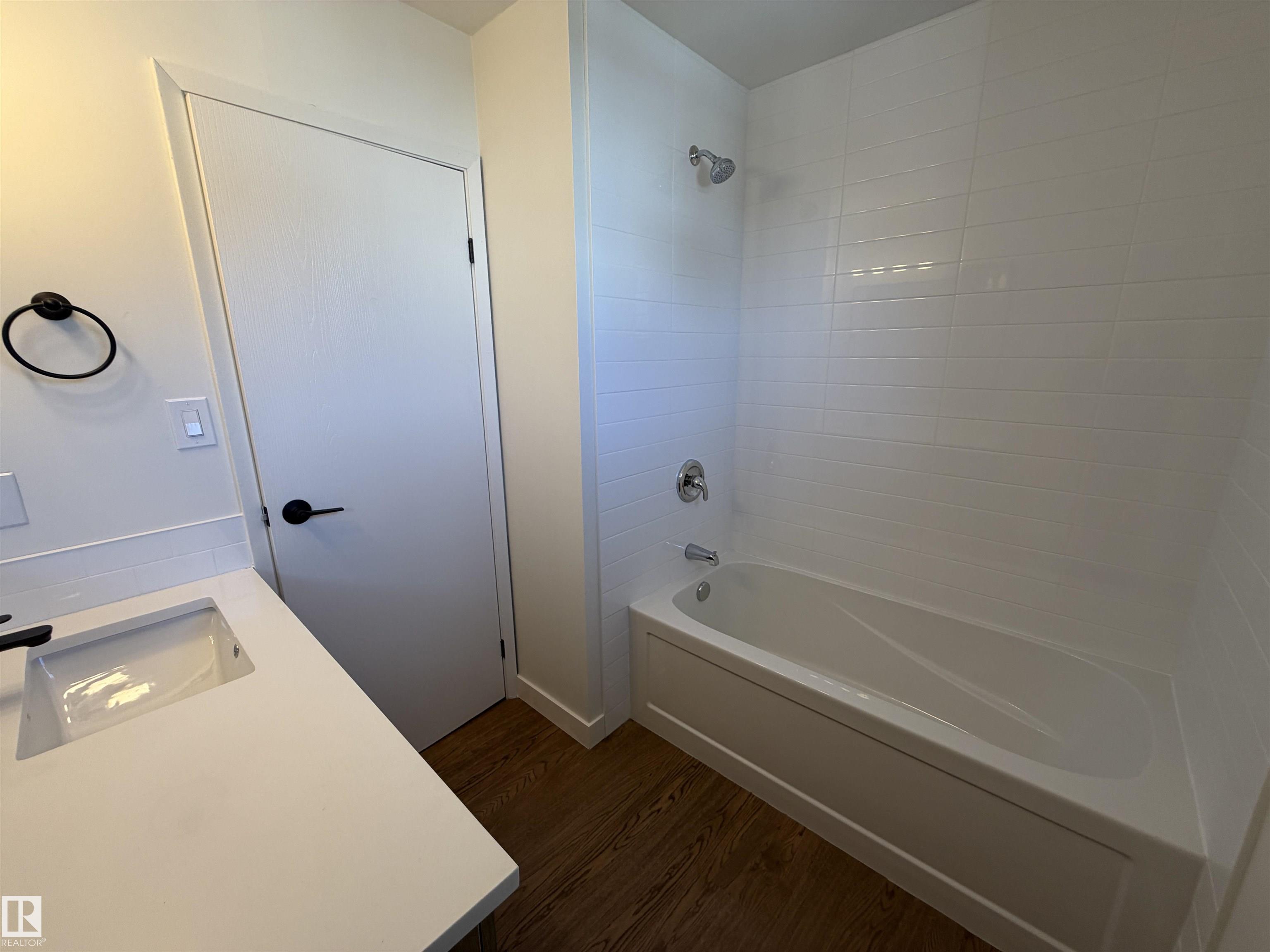 Photo 16 at 404 Hermitage Road NW, Homesteader, Edmonton