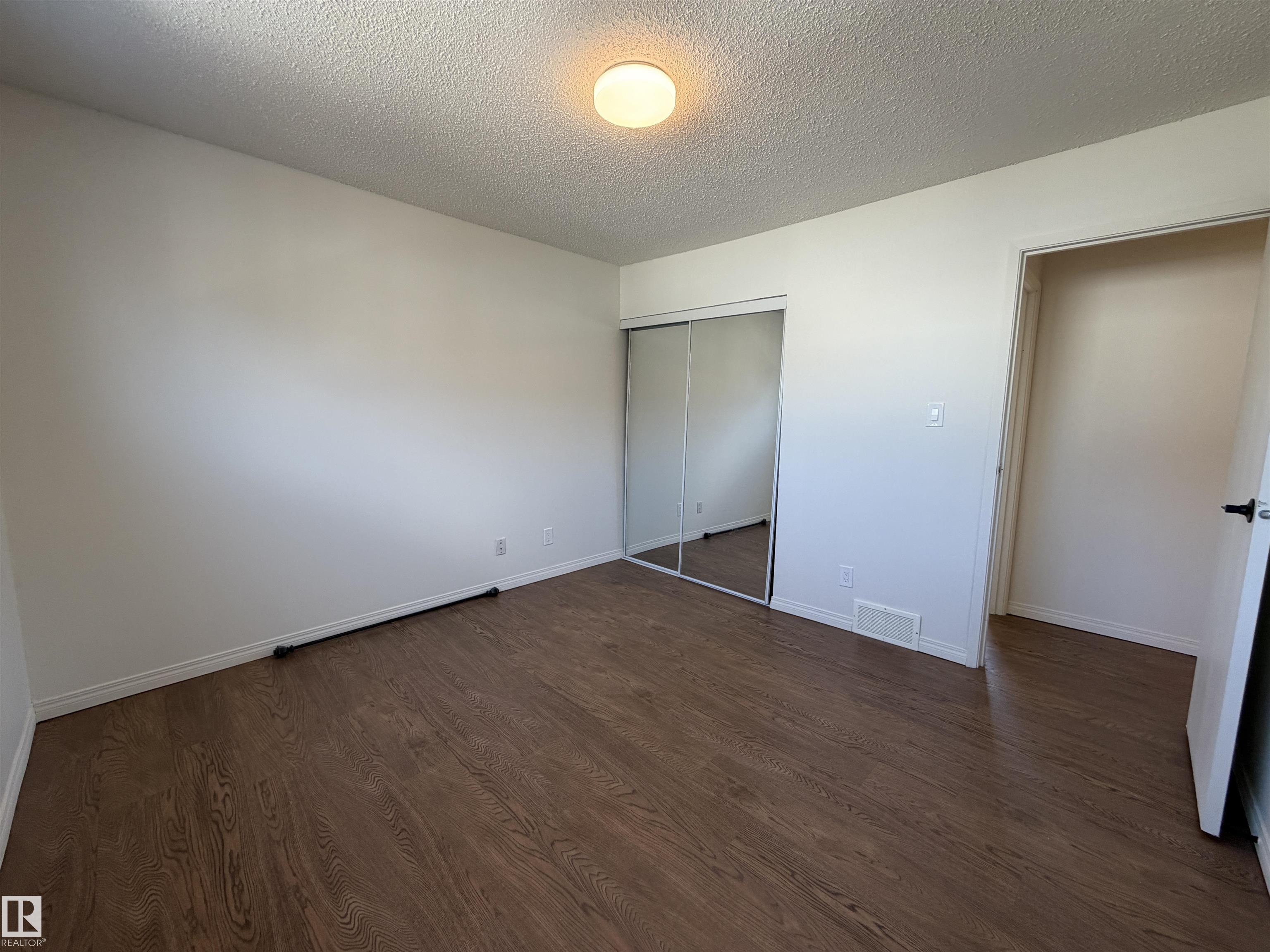 Photo 10 at 404 Hermitage Road NW, Homesteader, Edmonton