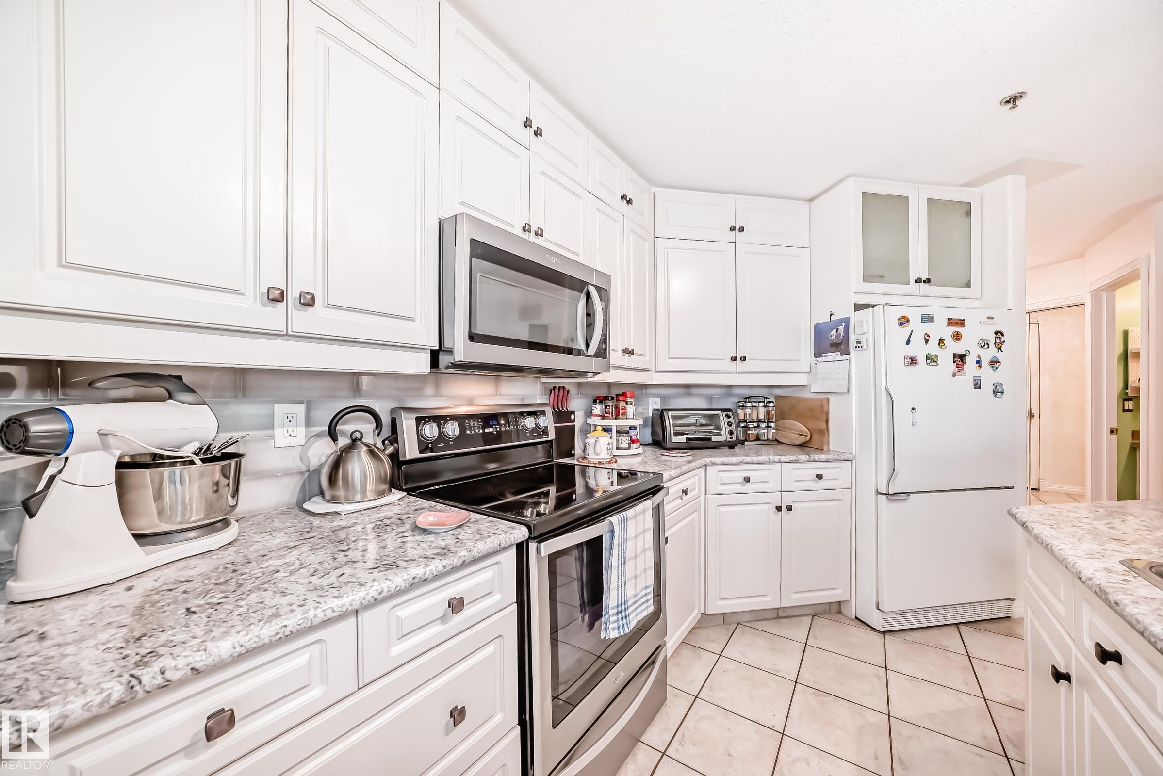 Photo 19 at 108 - 12028 103 Avenue NW, Wîhkwêntôwin, Edmonton