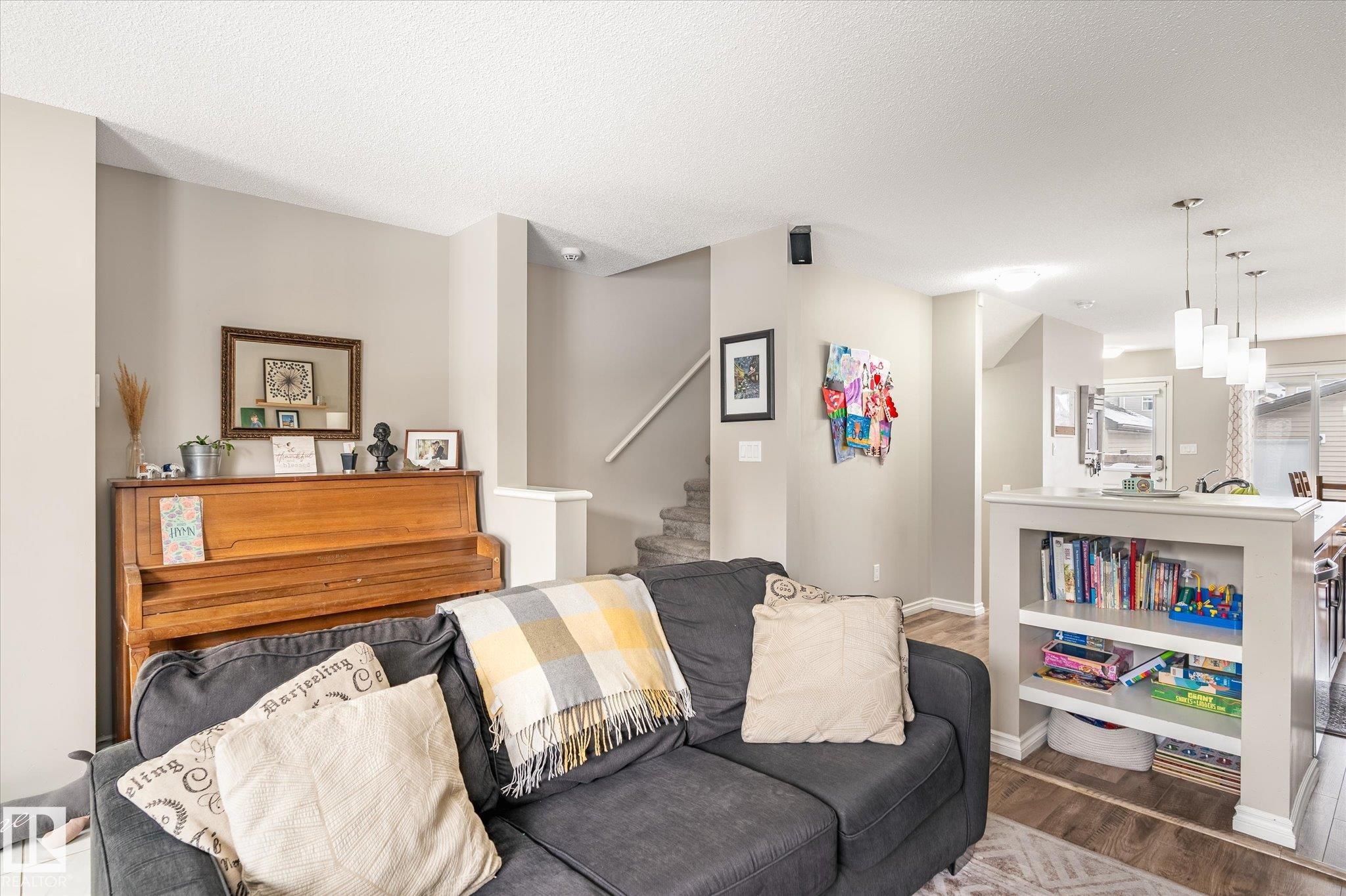 Photo 6 at 4320 Prowse Link SW, Paisley, Edmonton