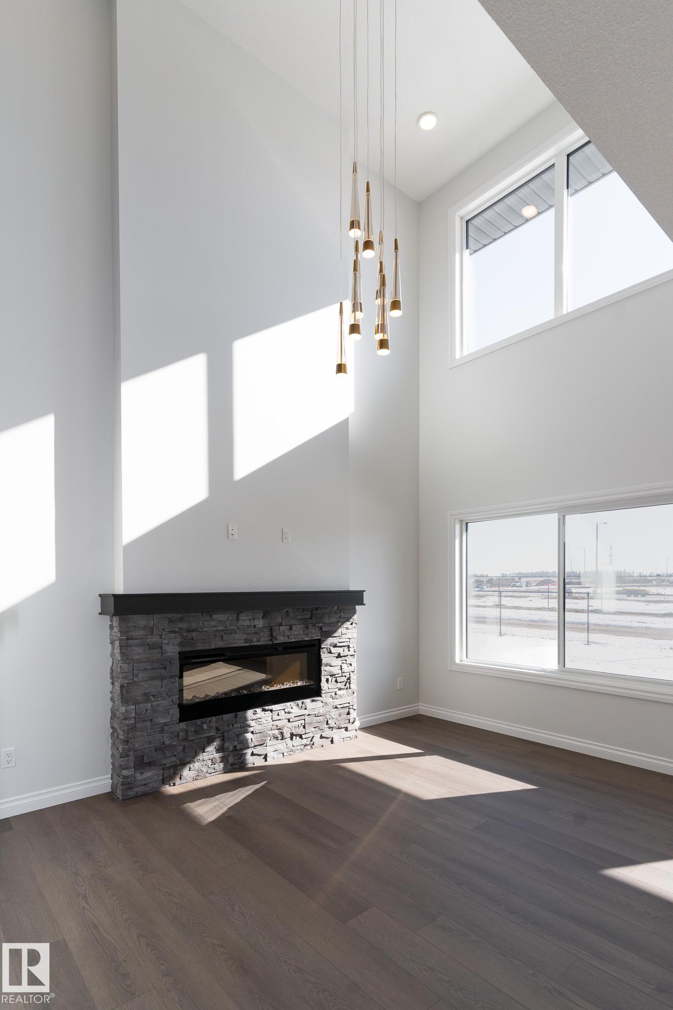 Photo 11 at 911 18 Avenue NW, Aster, Edmonton