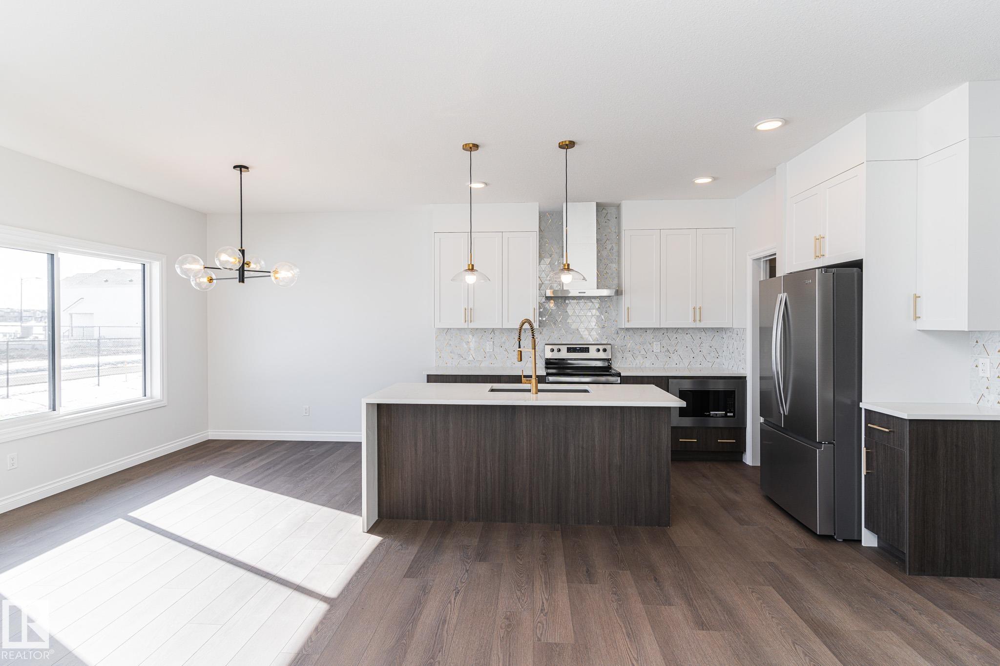 Photo 14 at 911 18 Avenue NW, Aster, Edmonton