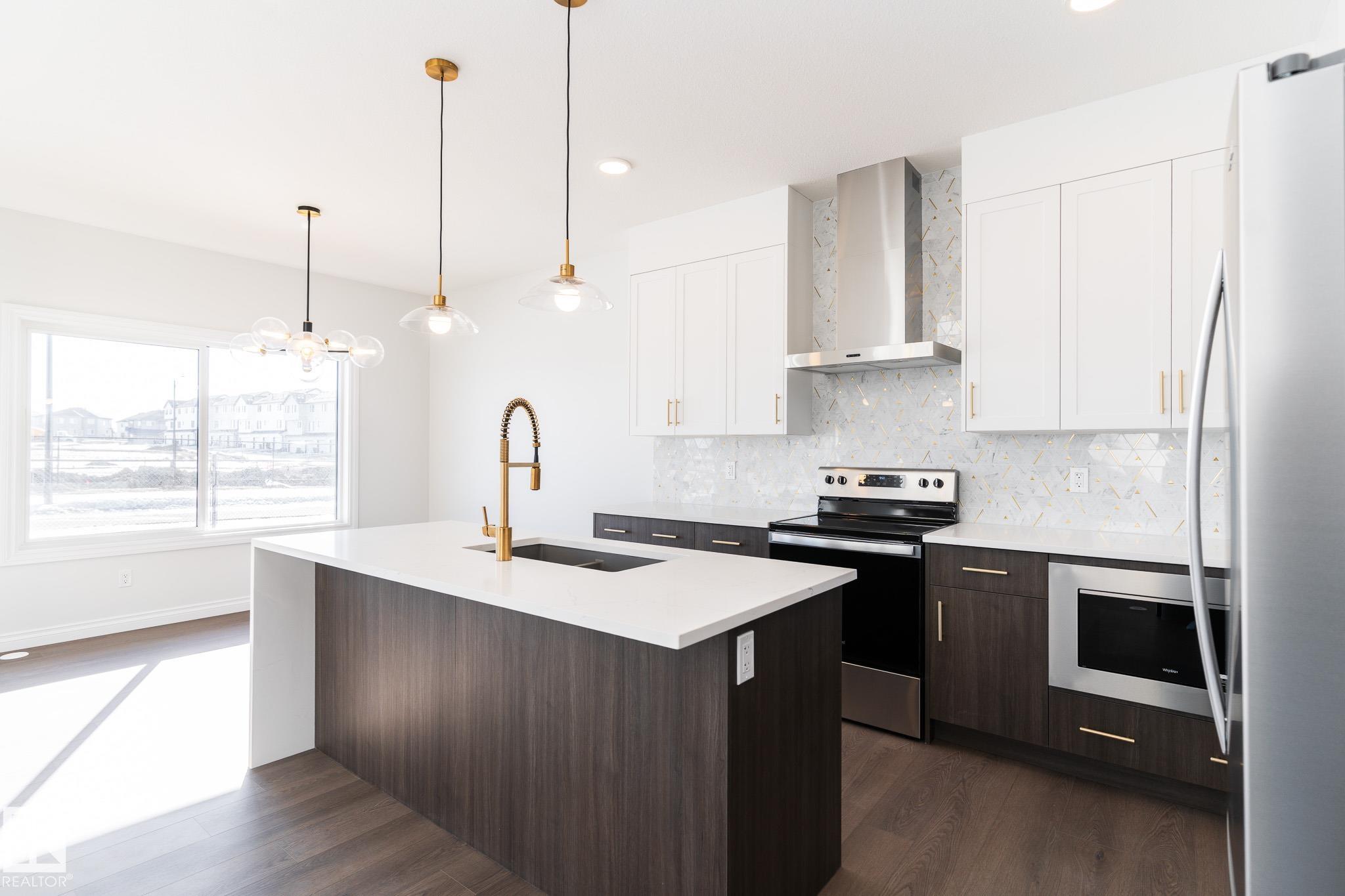 Photo 15 at 911 18 Avenue NW, Aster, Edmonton