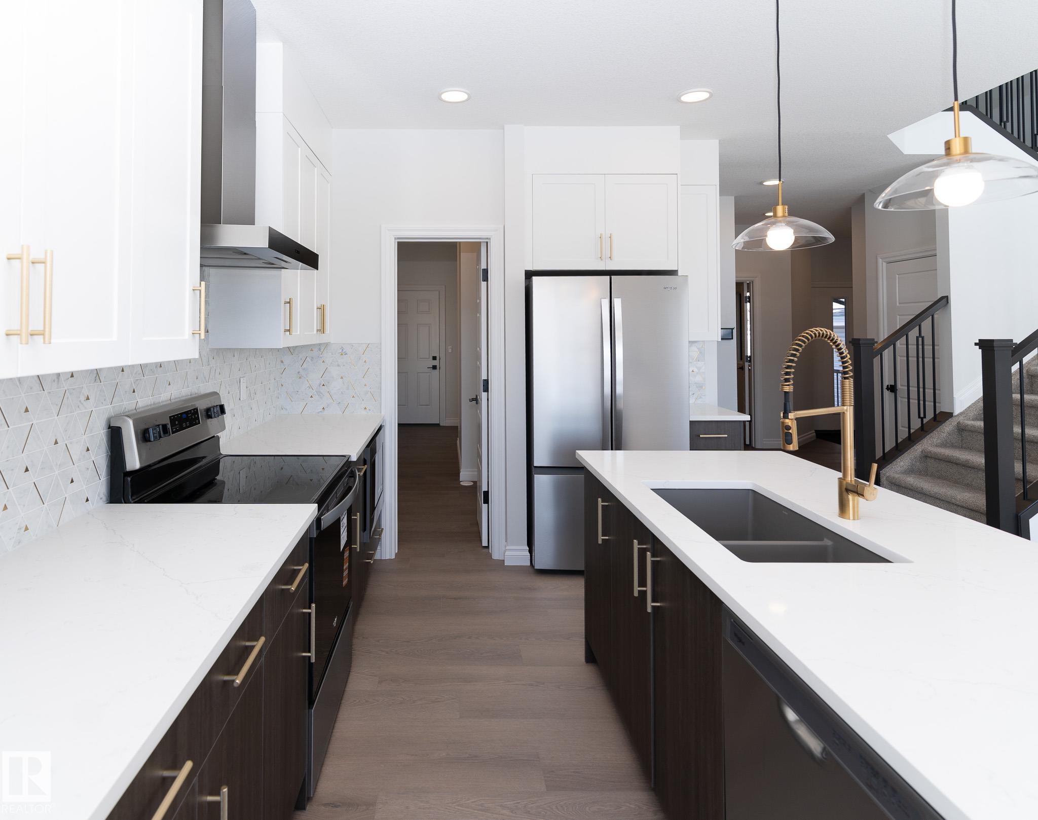 Photo 9 at 911 18 Avenue NW, Aster, Edmonton