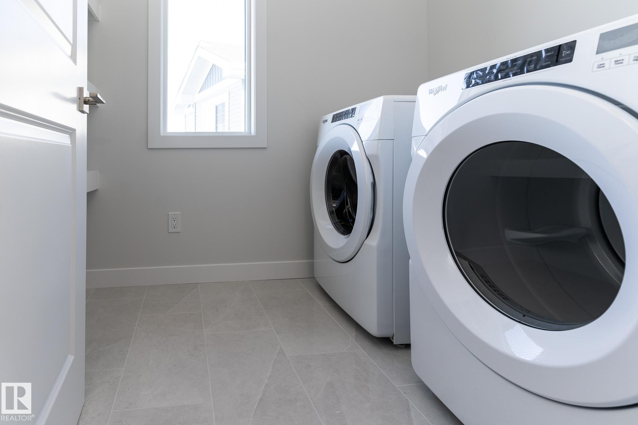 Photo 8 at 935 18 Avenue NW, Aster, Edmonton