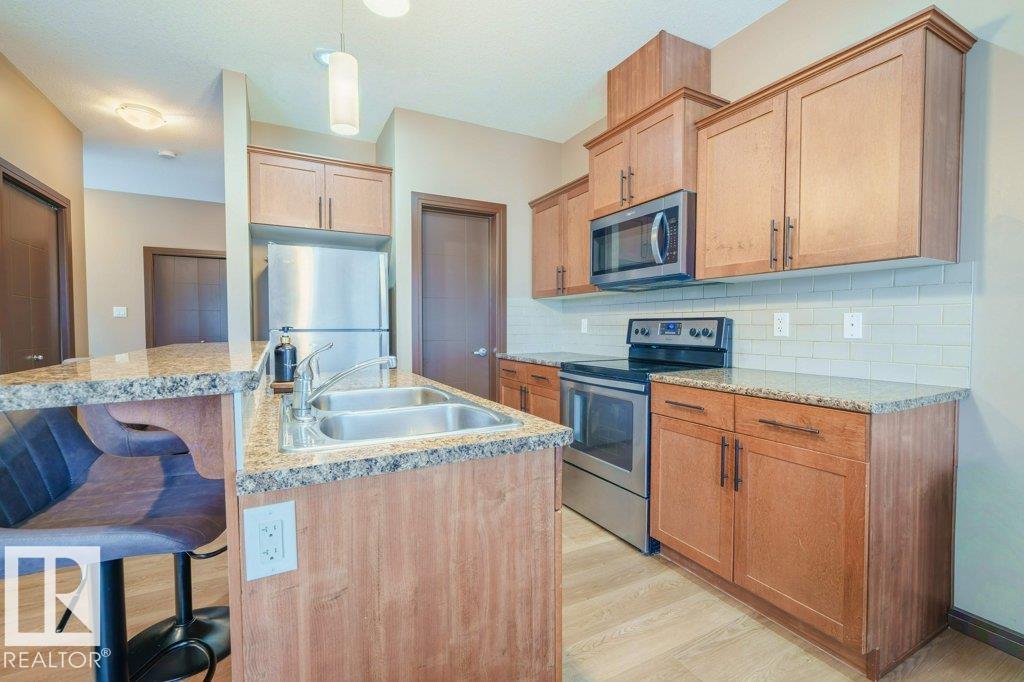 Photo 13 at 11904 22 Avenue SW, Rutherford, Edmonton