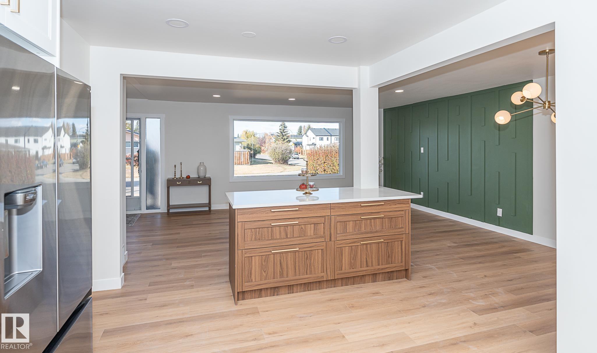 Photo 12 at 6807 98a Avenue NW, Terrace Heights, Edmonton