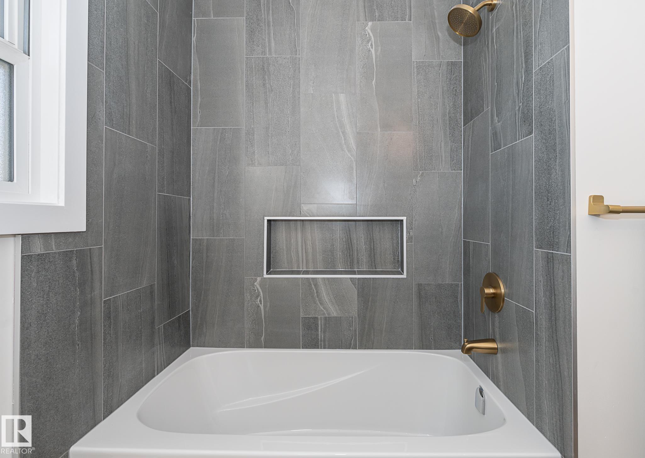 Photo 15 at 6807 98a Avenue NW, Terrace Heights, Edmonton