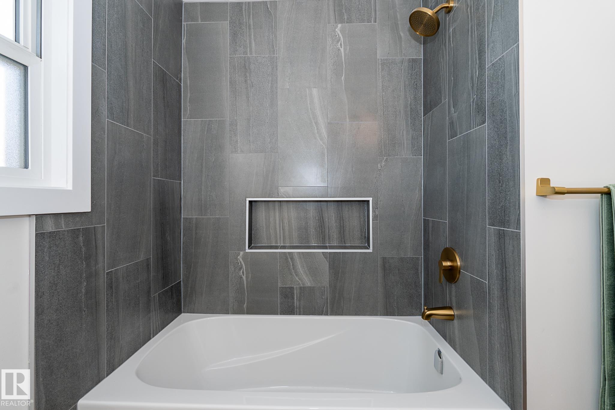 Photo 16 at 6807 98a Avenue NW, Terrace Heights, Edmonton