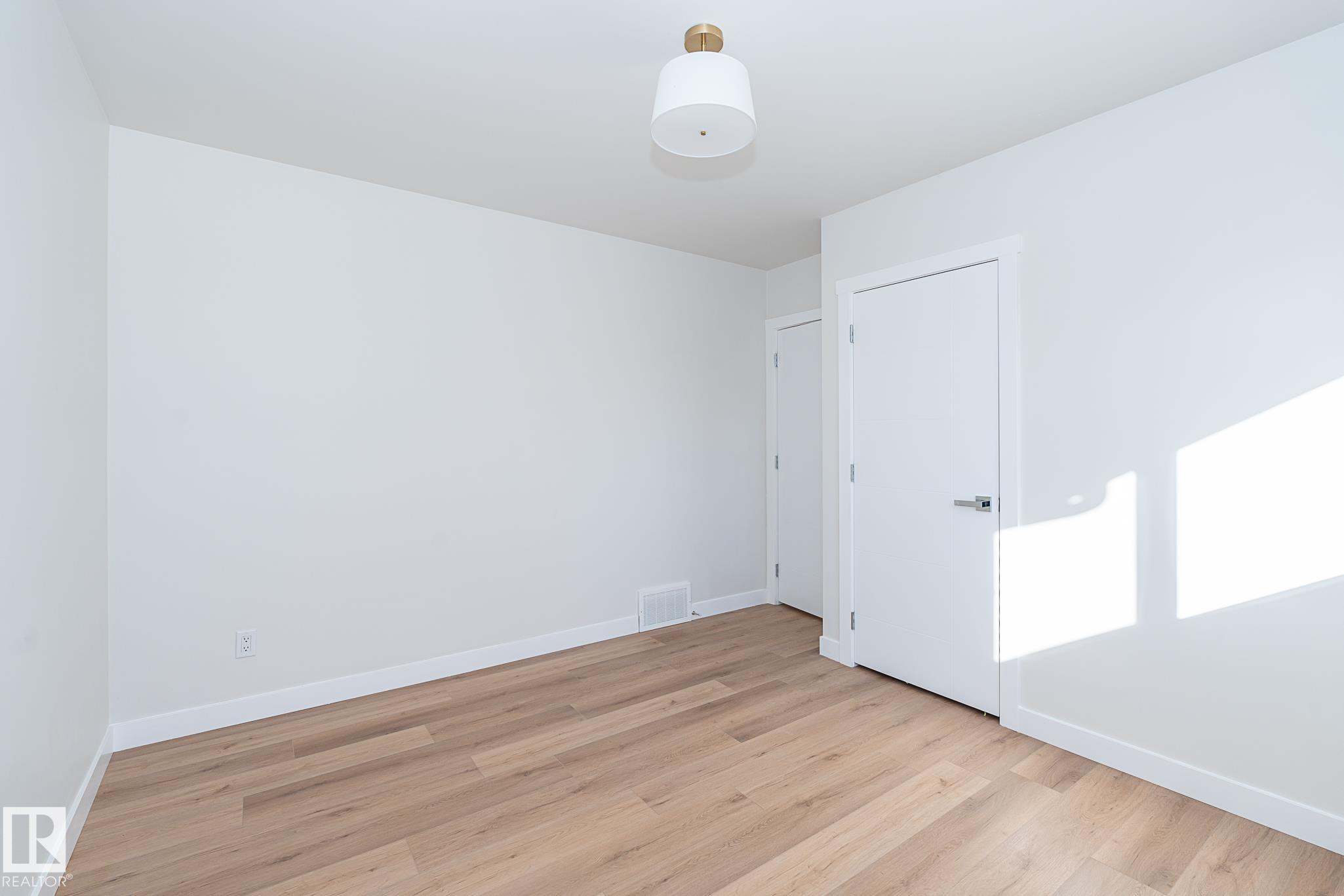 Photo 19 at 6807 98a Avenue NW, Terrace Heights, Edmonton