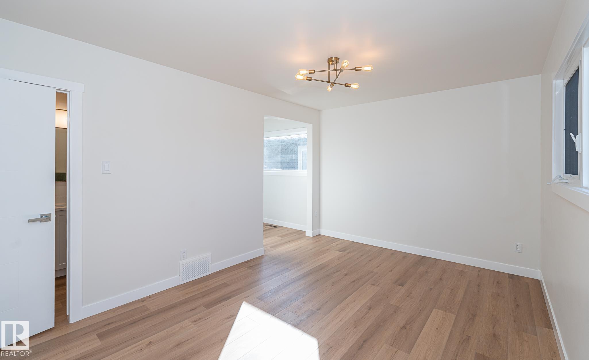 Photo 24 at 6807 98a Avenue NW, Terrace Heights, Edmonton