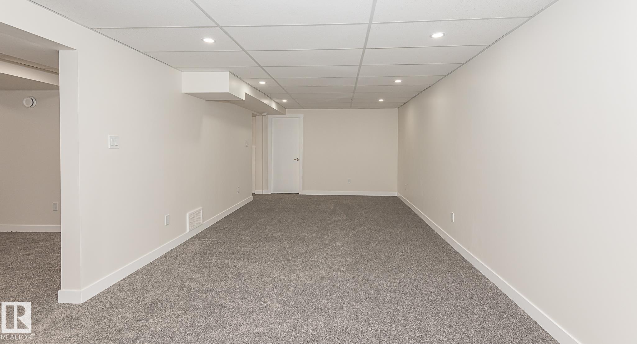 Photo 34 at 6807 98a Avenue NW, Terrace Heights, Edmonton