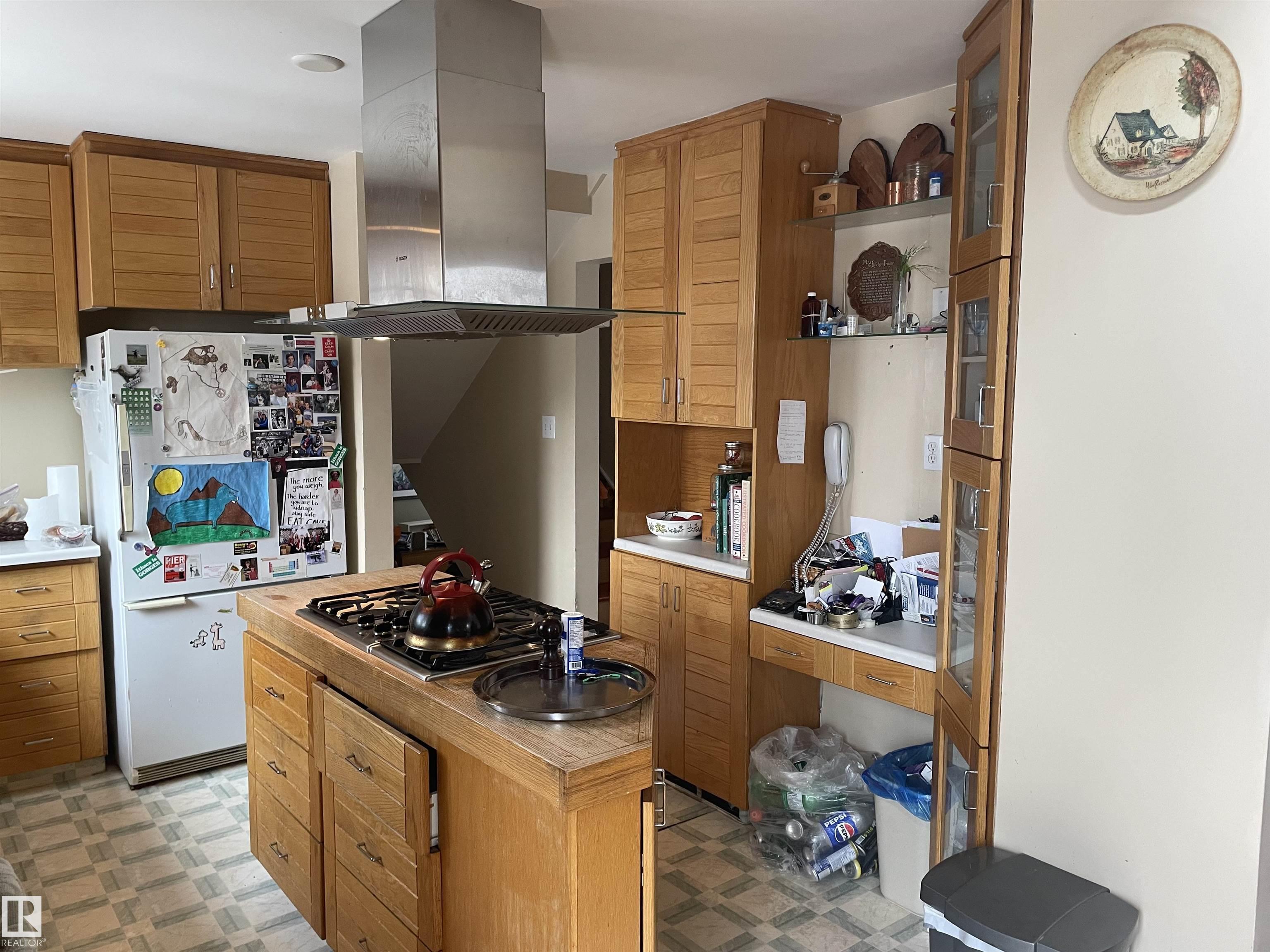 Photo 7 at 8812 146 Street NW, Parkview, Edmonton