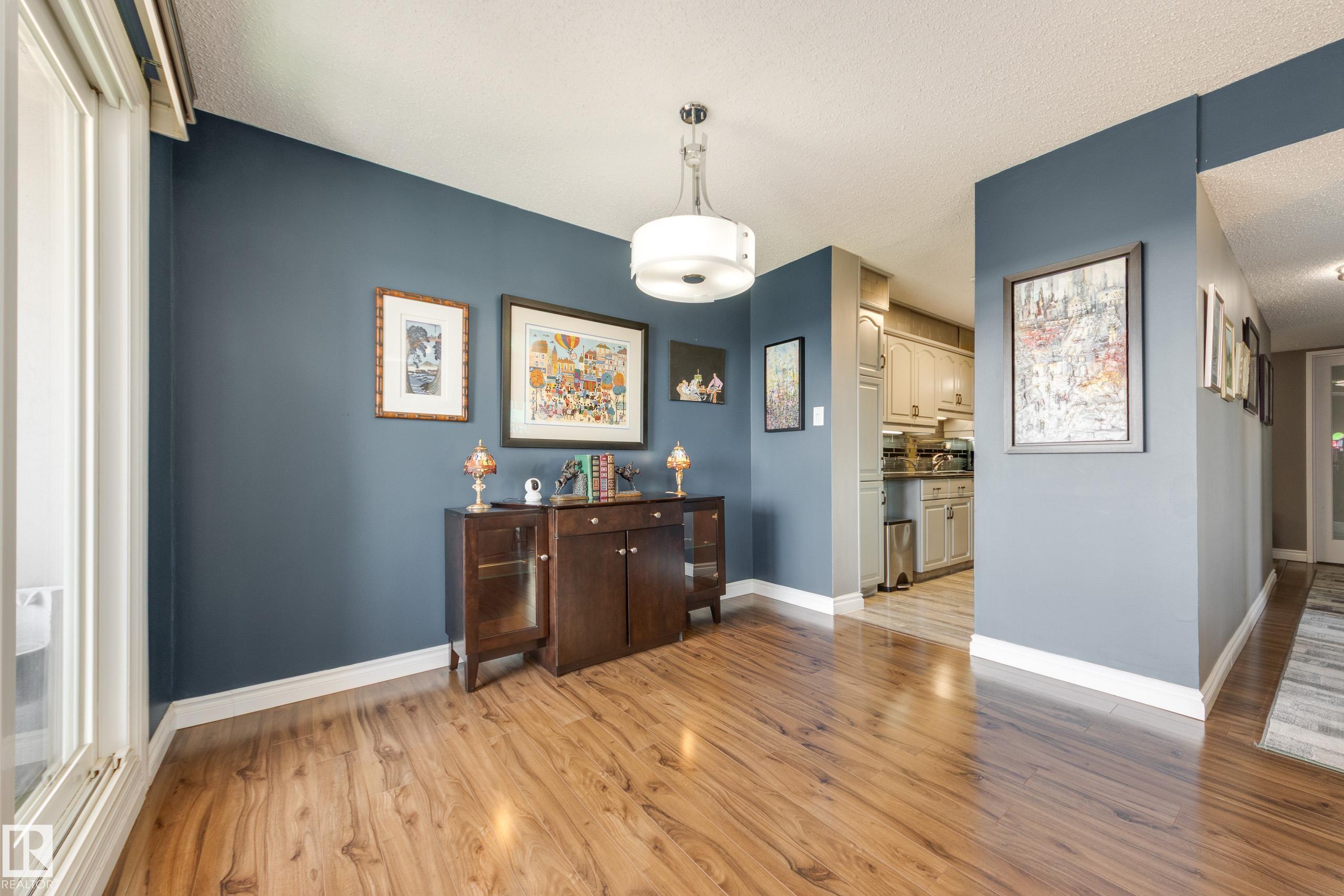 Photo 11 at 1406 - 12303 Jasper Avenue NW, Wîhkwêntôwin, Edmonton