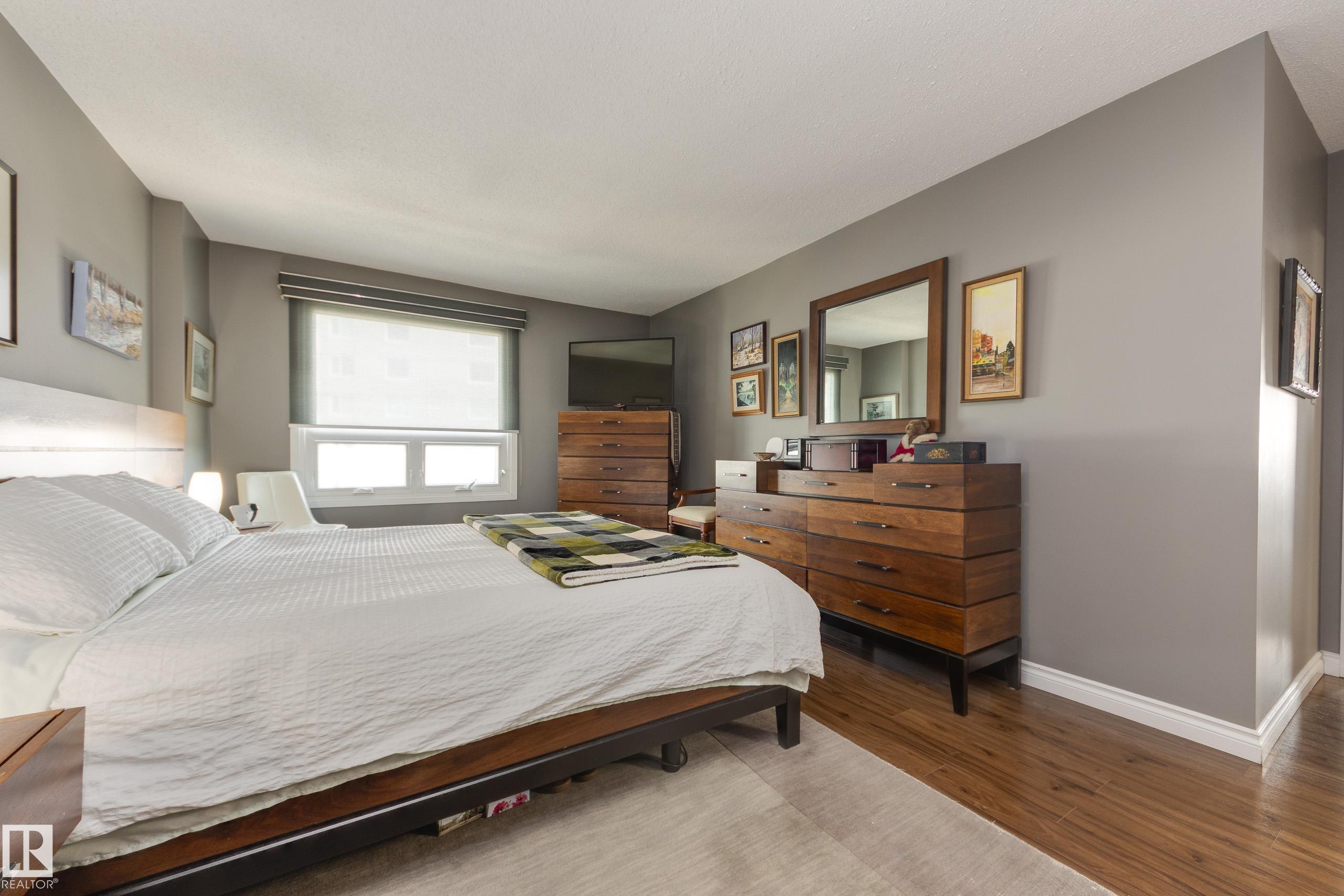 Photo 32 at 1406 - 12303 Jasper Avenue NW, Wîhkwêntôwin, Edmonton