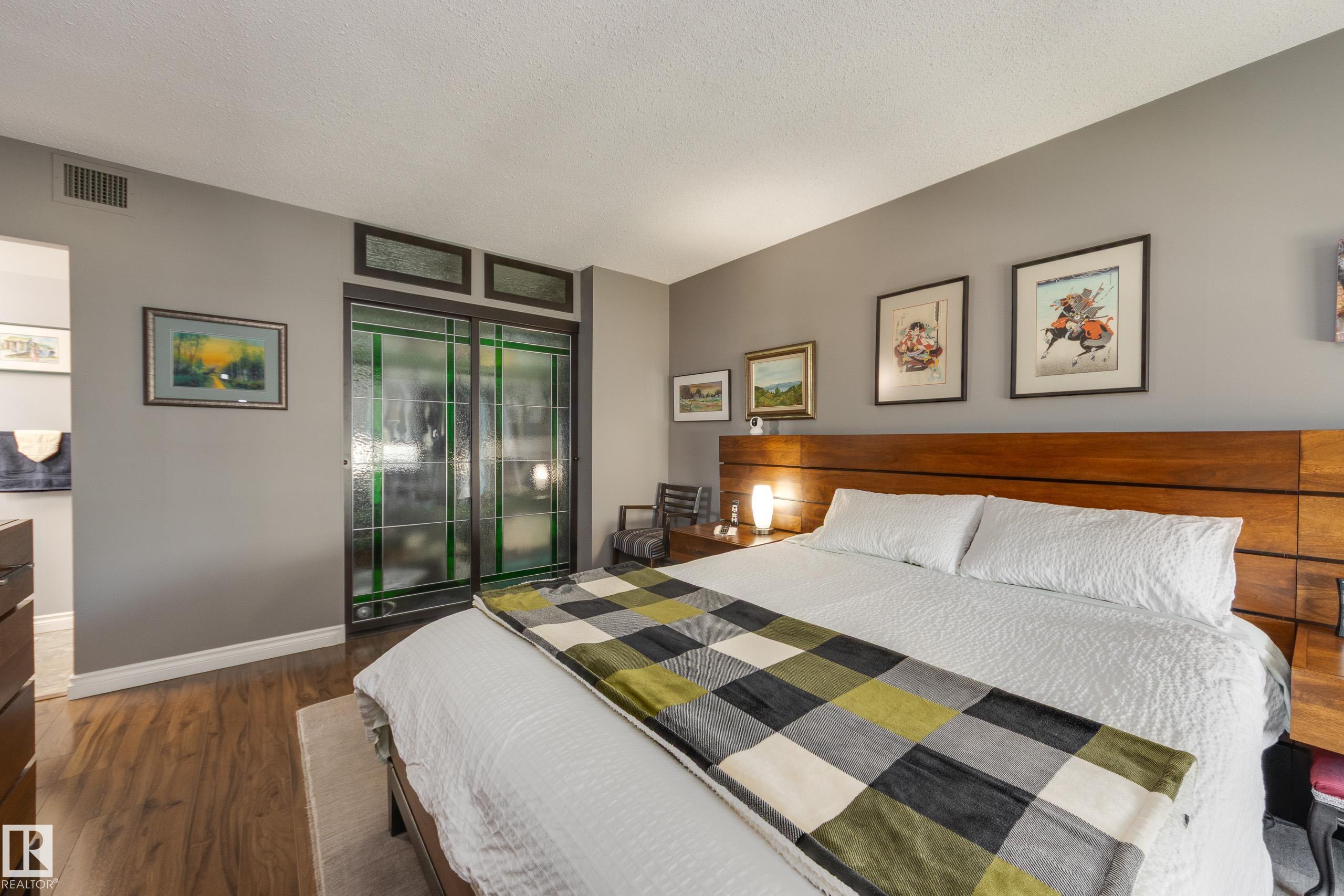 Photo 33 at 1406 - 12303 Jasper Avenue NW, Wîhkwêntôwin, Edmonton