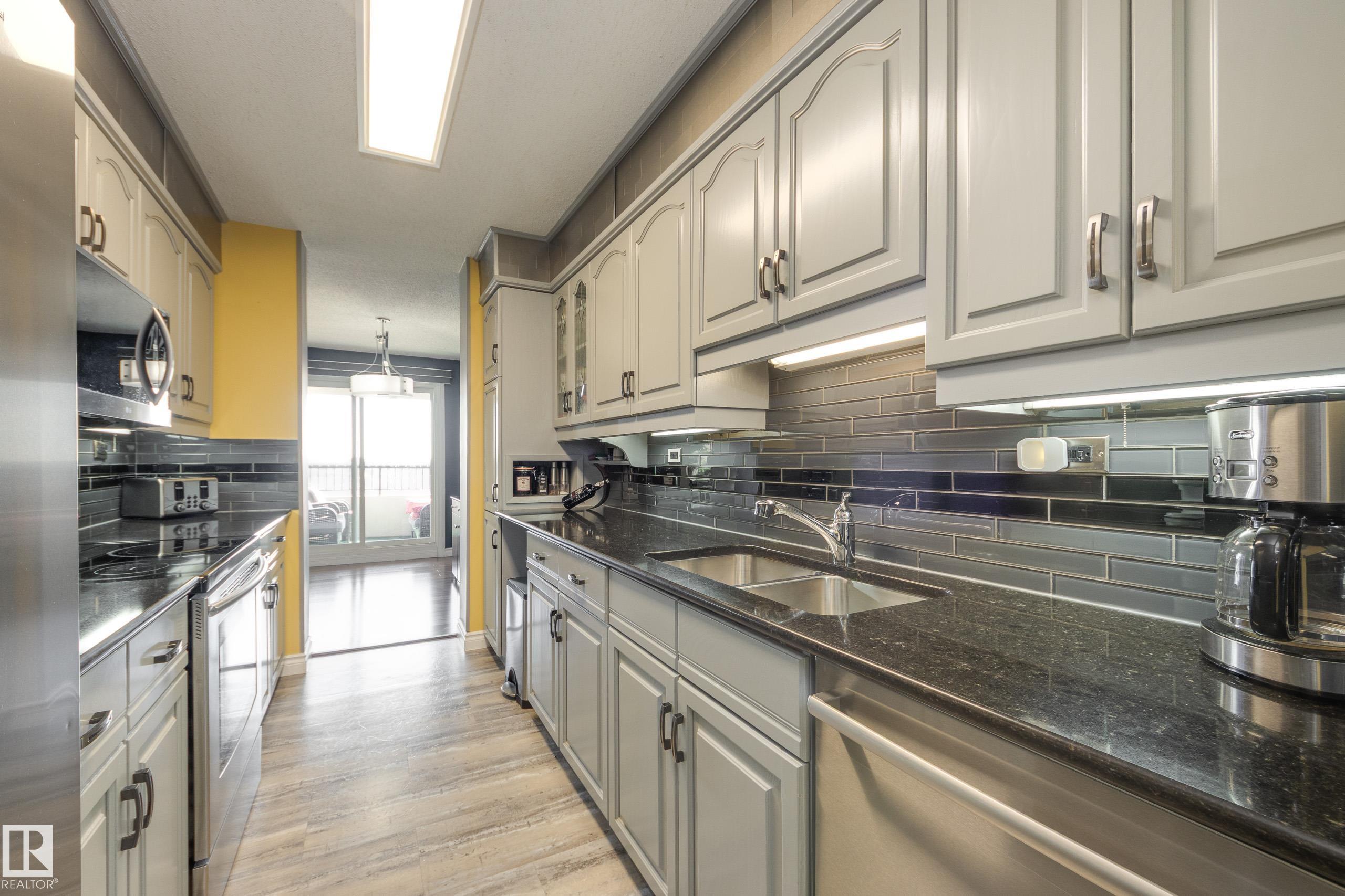 Photo 6 at 1406 - 12303 Jasper Avenue NW, Wîhkwêntôwin, Edmonton