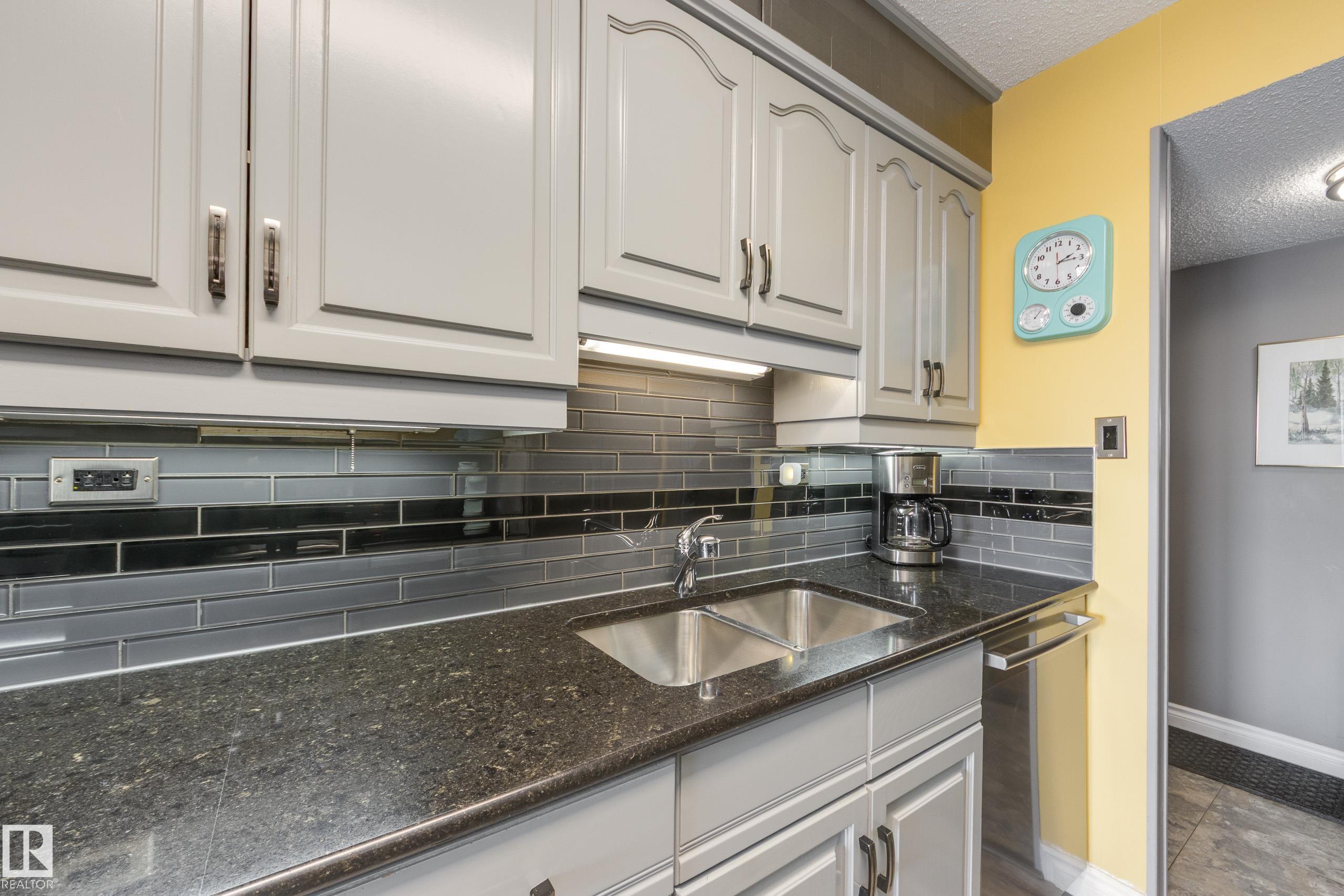 Photo 8 at 1406 - 12303 Jasper Avenue NW, Wîhkwêntôwin, Edmonton