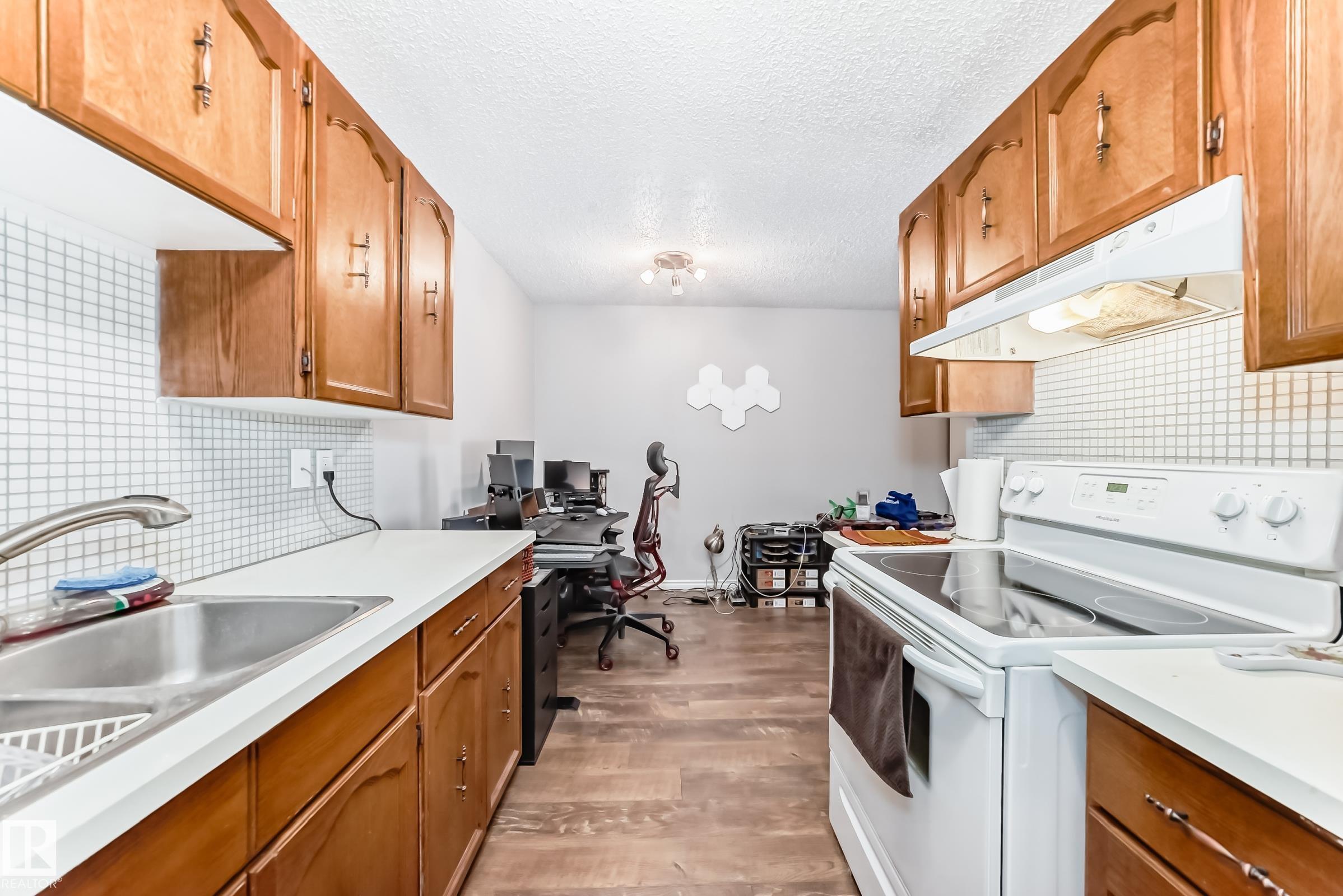 Photo 7 at 305 - 14004 26 Street NW, Bannerman, Edmonton