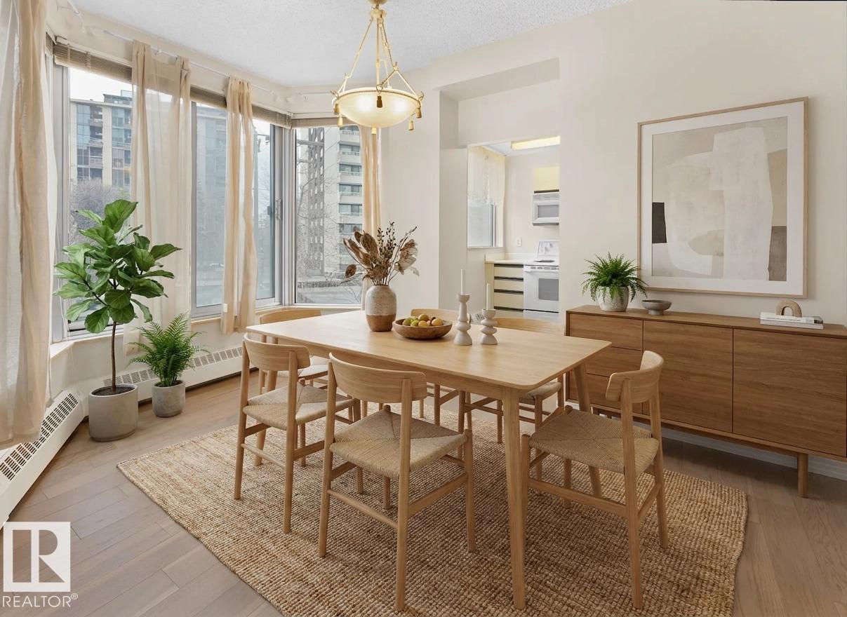 Photo 13 at 201 - 11826 100 Avenue NW, Wîhkwêntôwin, Edmonton