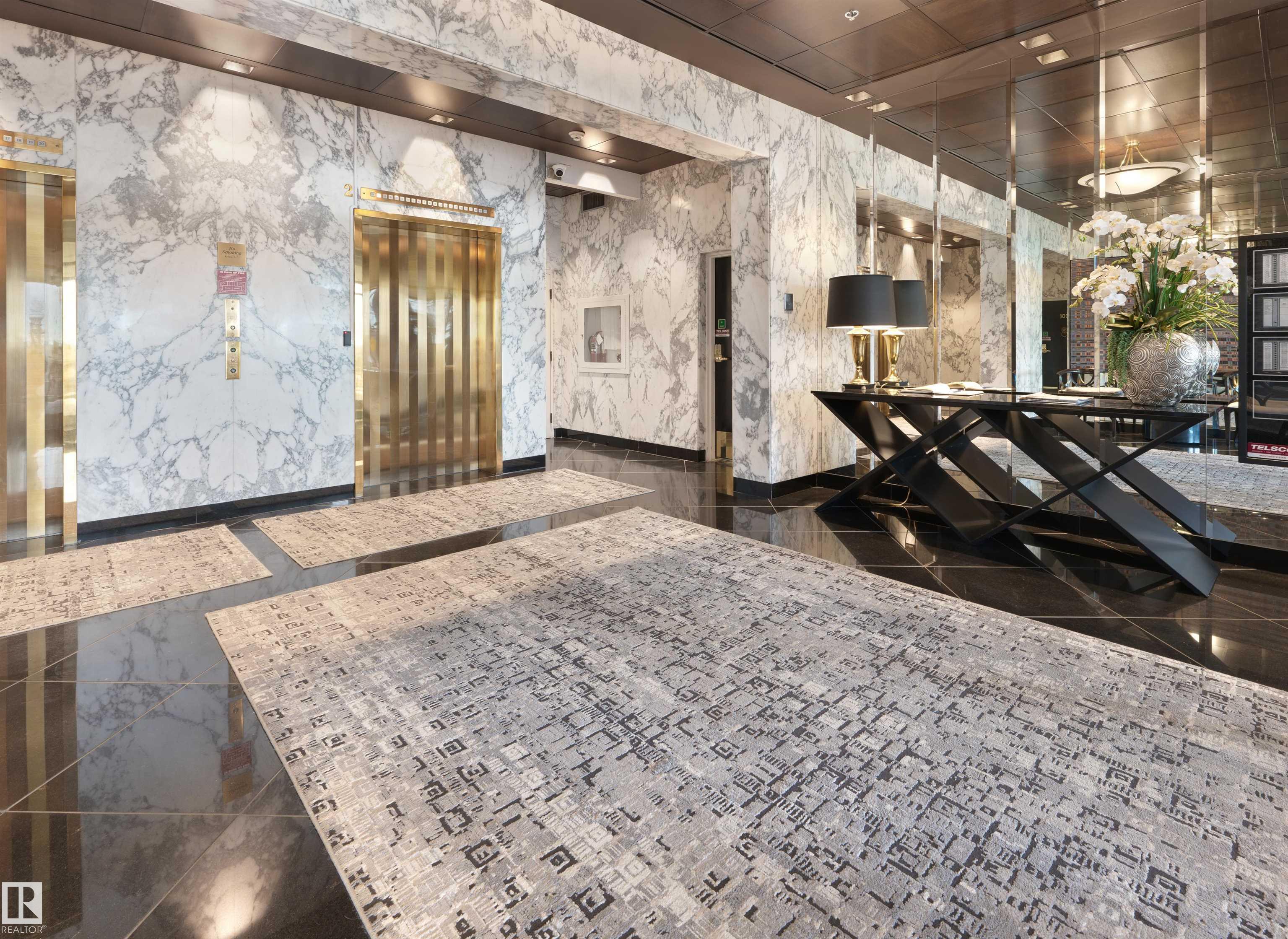 201 - 11826 100 Avenue NW, Wîhkwêntôwin, Edmonton