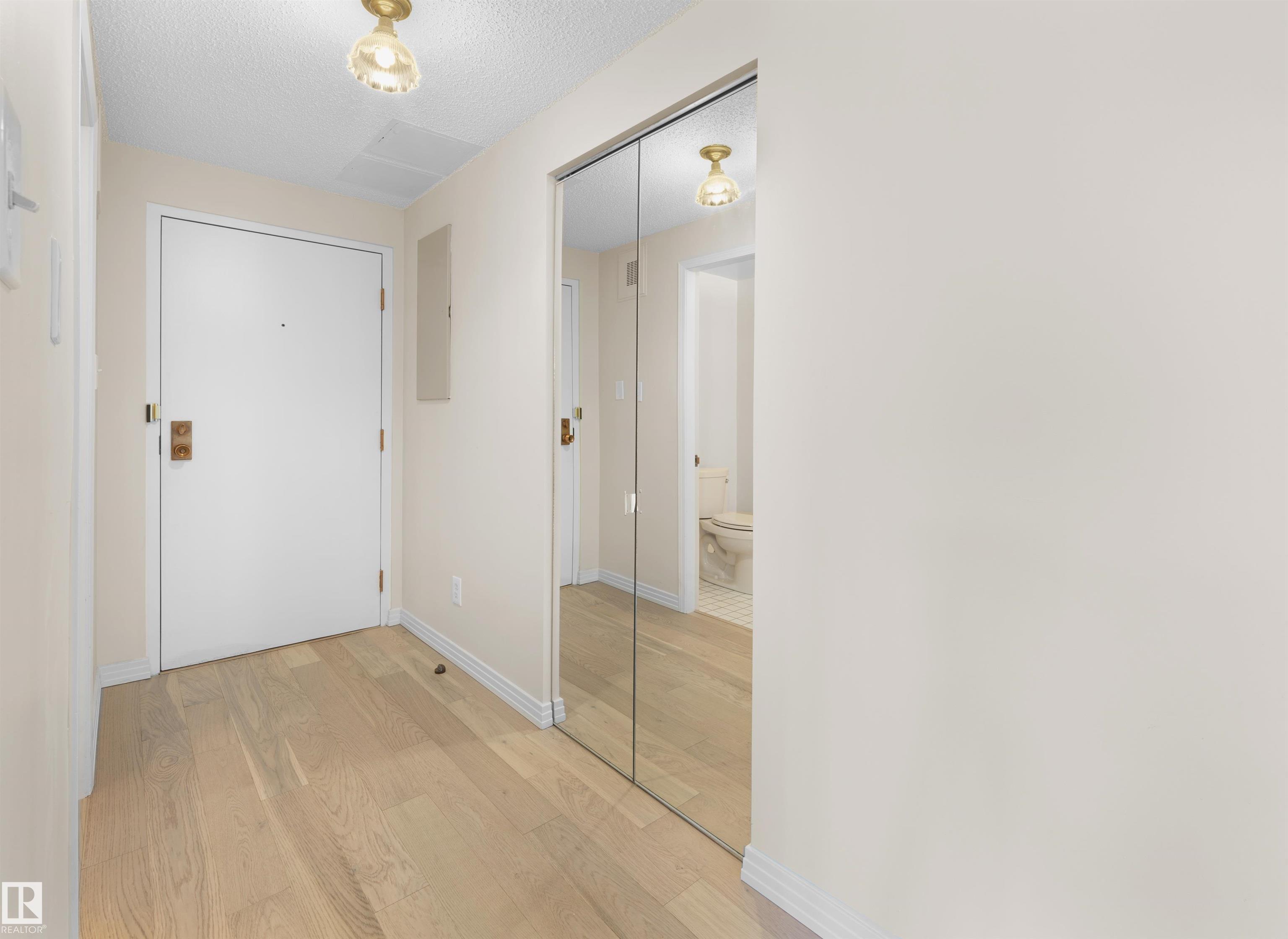 201 - 11826 100 Avenue NW, Wîhkwêntôwin, Edmonton