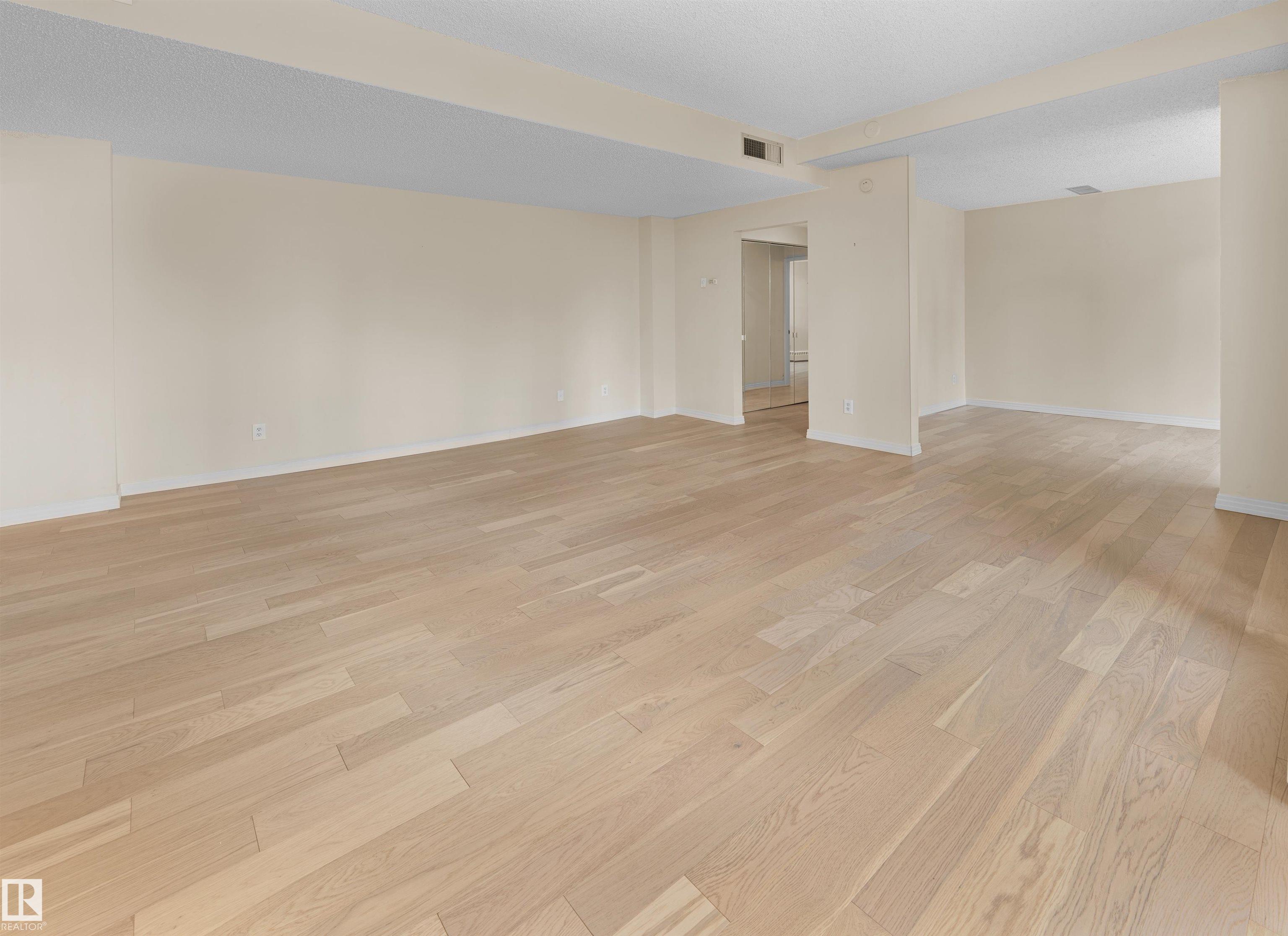 Photo 10 at 201 - 11826 100 Avenue NW, Wîhkwêntôwin, Edmonton