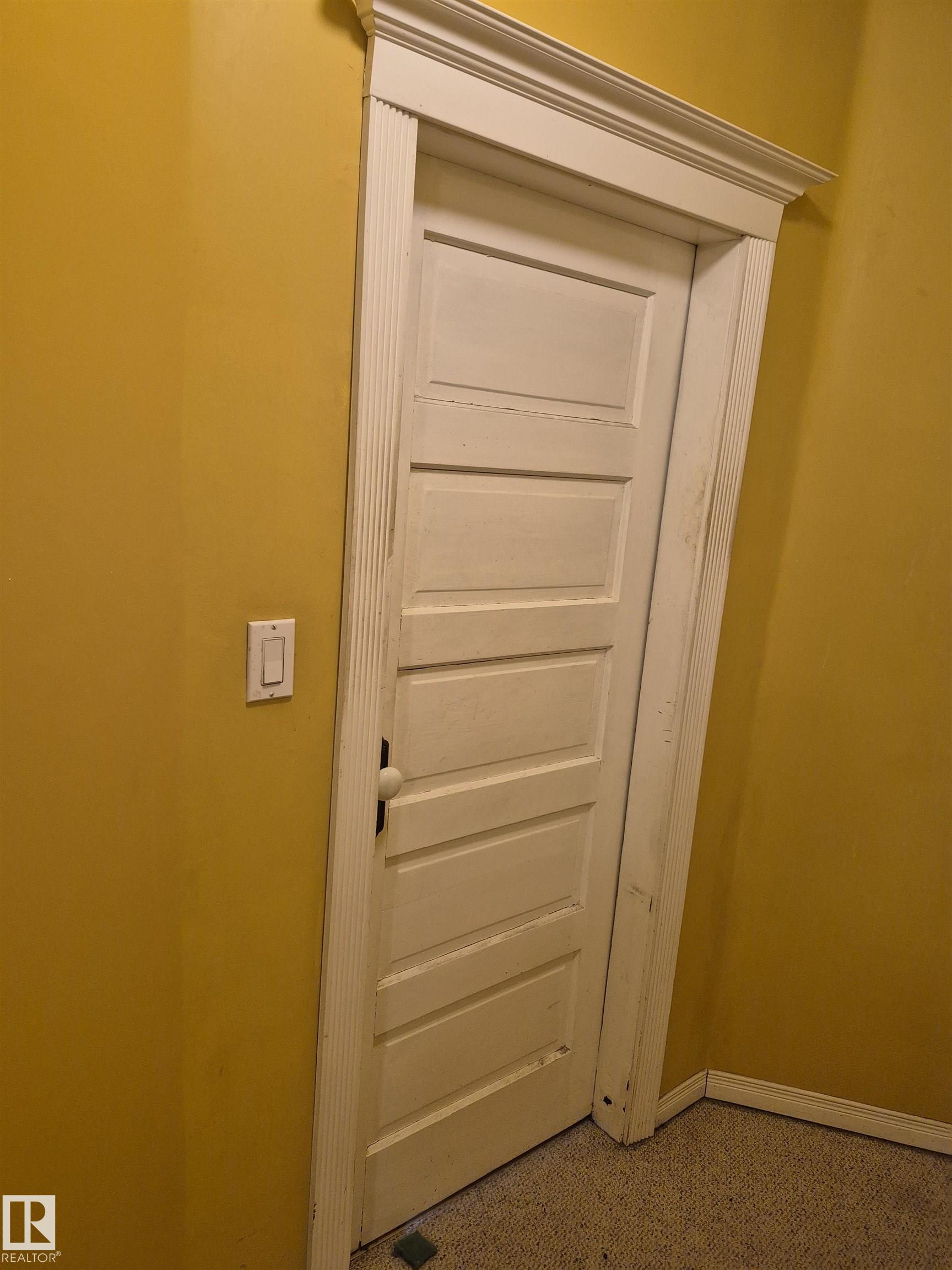 Photo 16 at 11301 87 Street NW, Parkdale, Edmonton