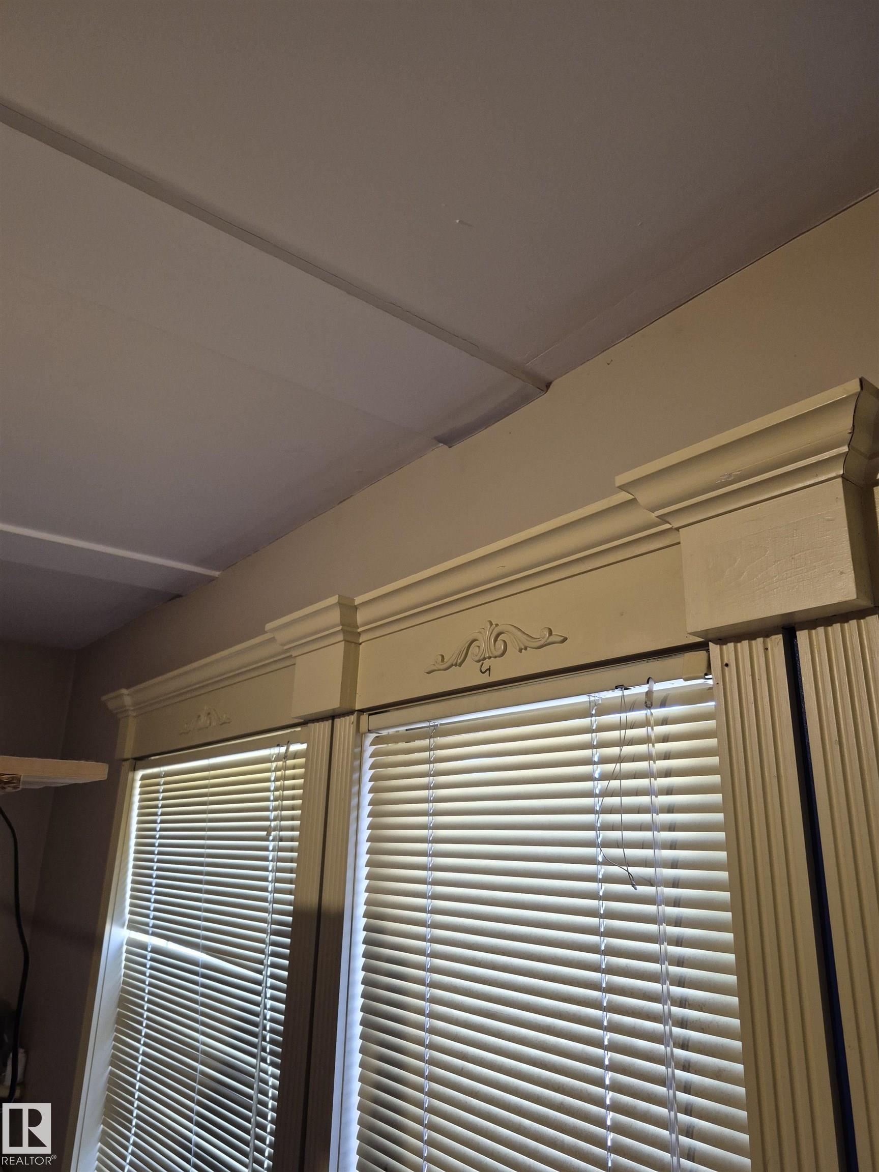 Photo 17 at 11301 87 Street NW, Parkdale, Edmonton