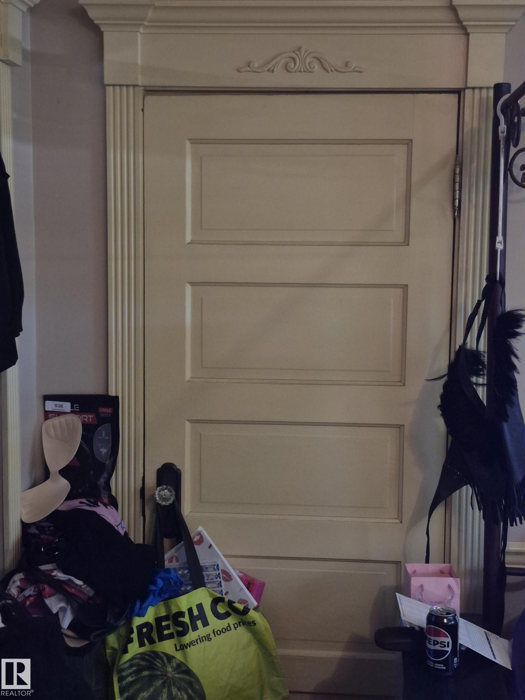 Photo 22 at 11301 87 Street NW, Parkdale, Edmonton