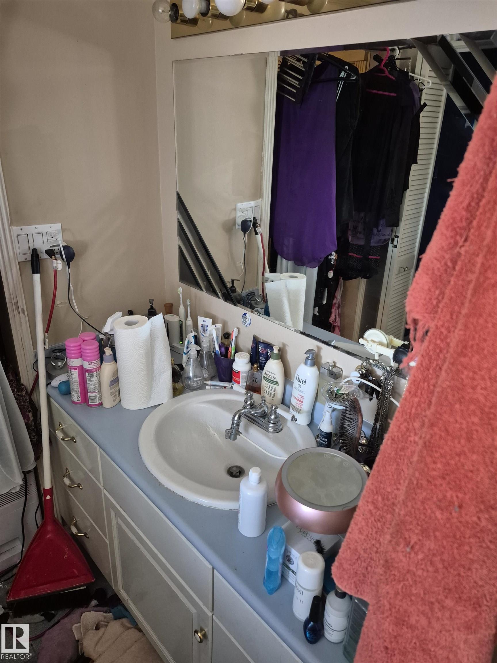 Photo 24 at 11301 87 Street NW, Parkdale, Edmonton