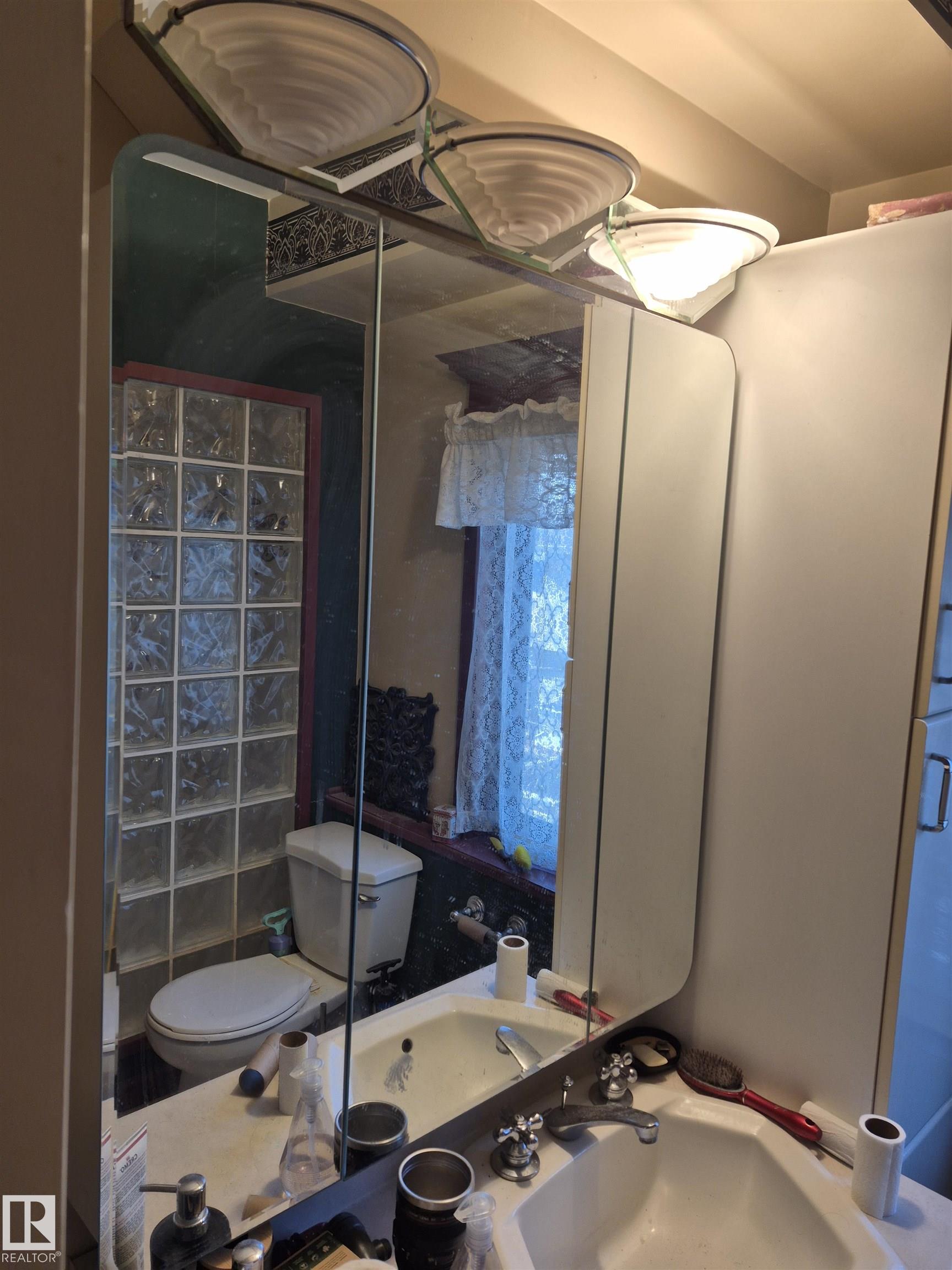 Photo 28 at 11301 87 Street NW, Parkdale, Edmonton