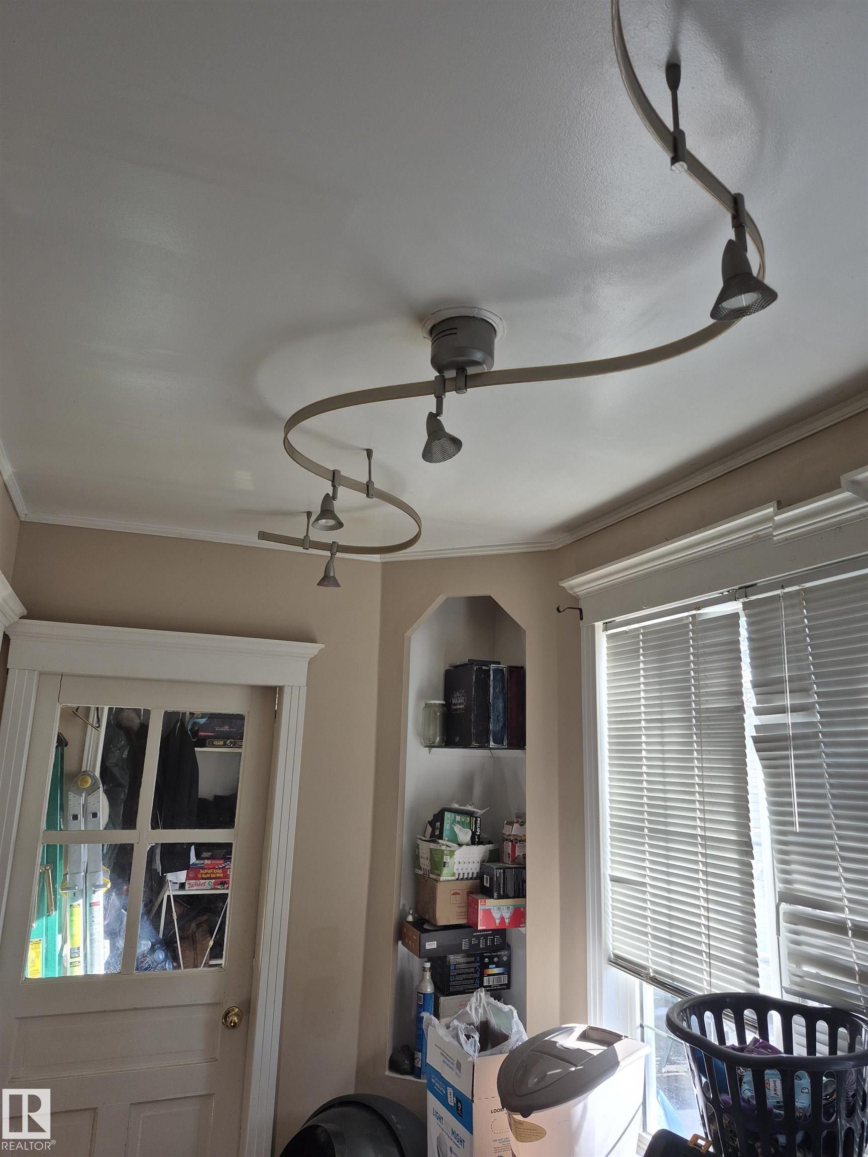 Photo 9 at 11301 87 Street NW, Parkdale, Edmonton