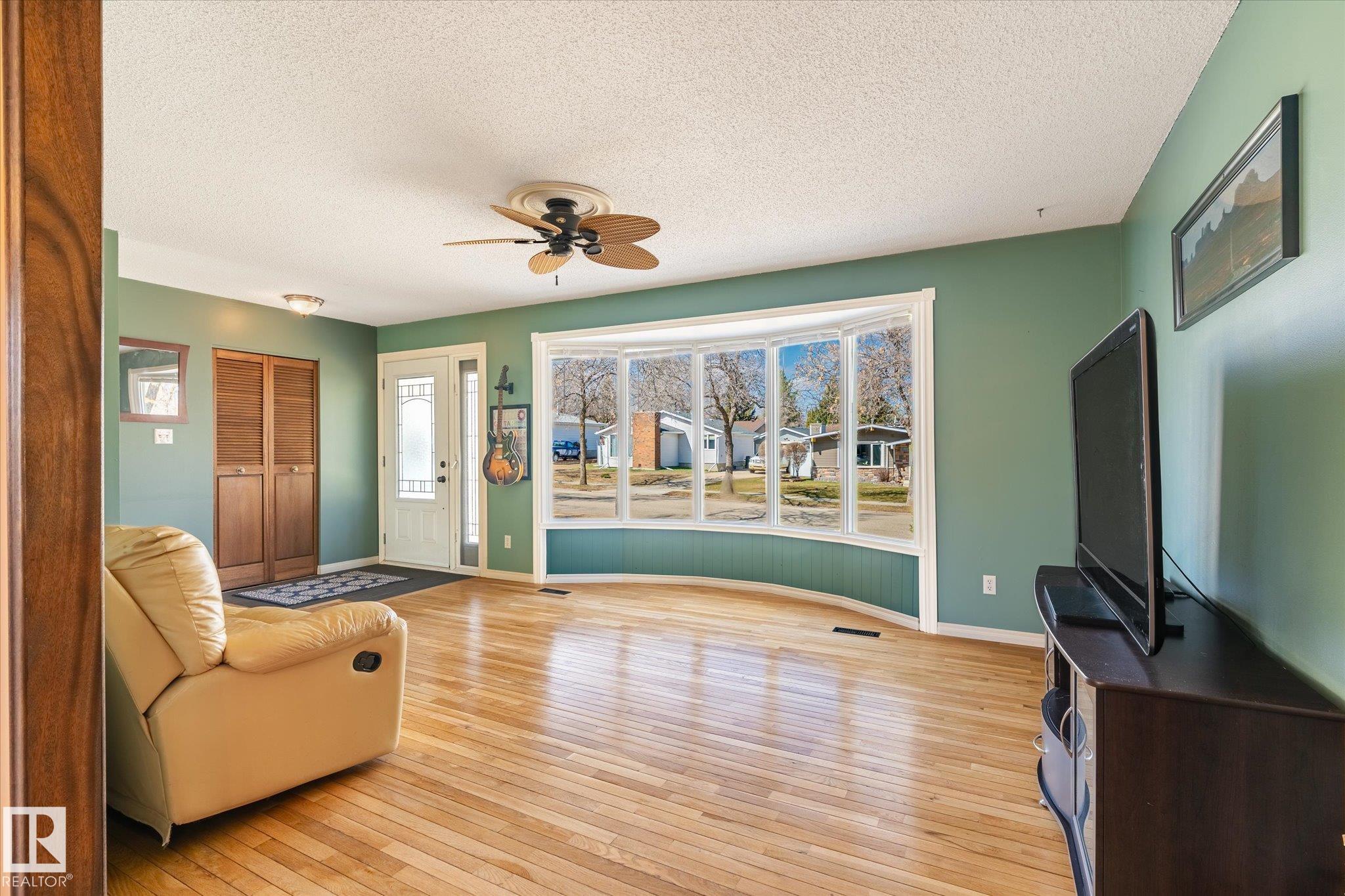 Photo 3 at 30 Farmstead Avenue, Forest Lawn, St. Albert