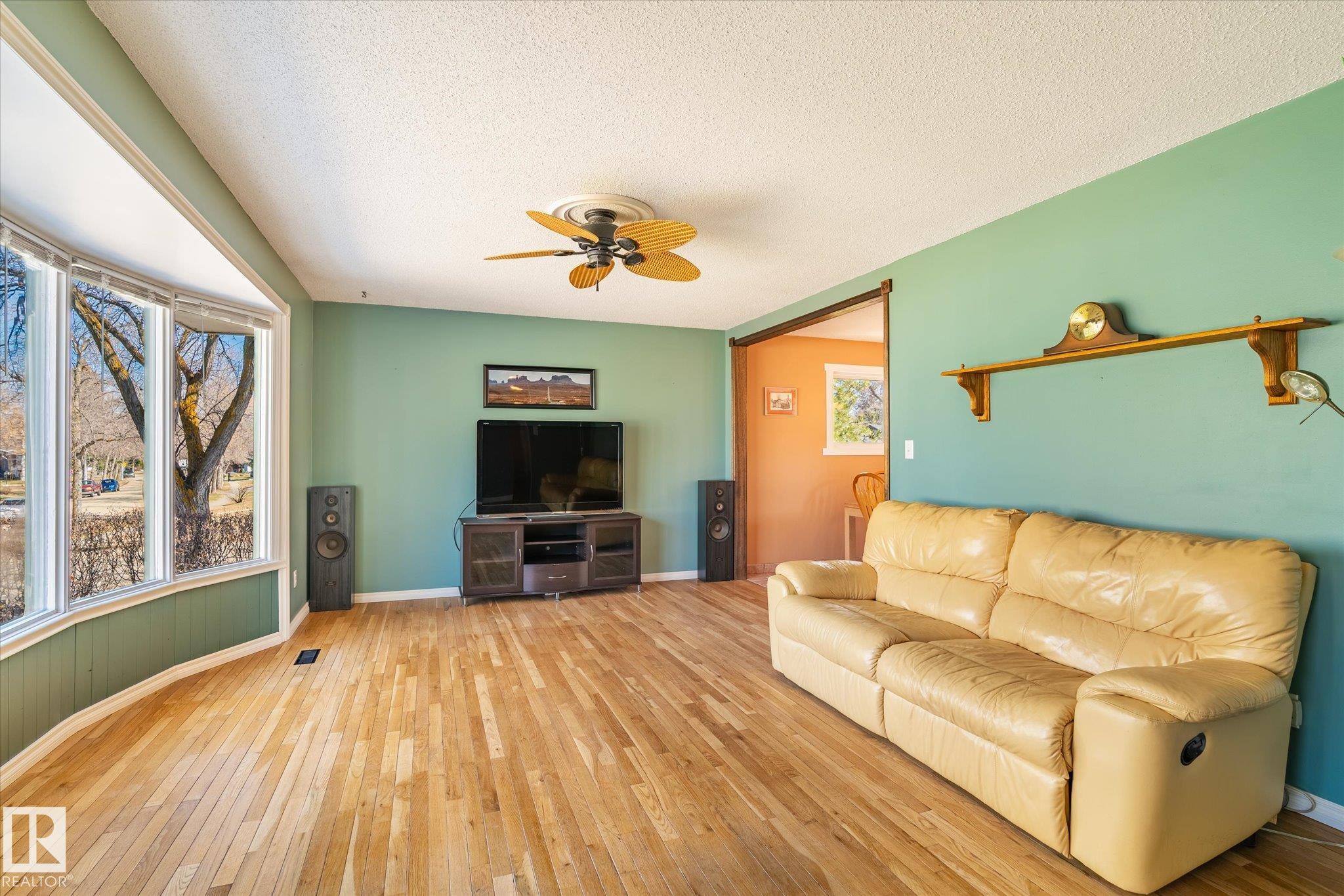 Photo 5 at 30 Farmstead Avenue, Forest Lawn, St. Albert