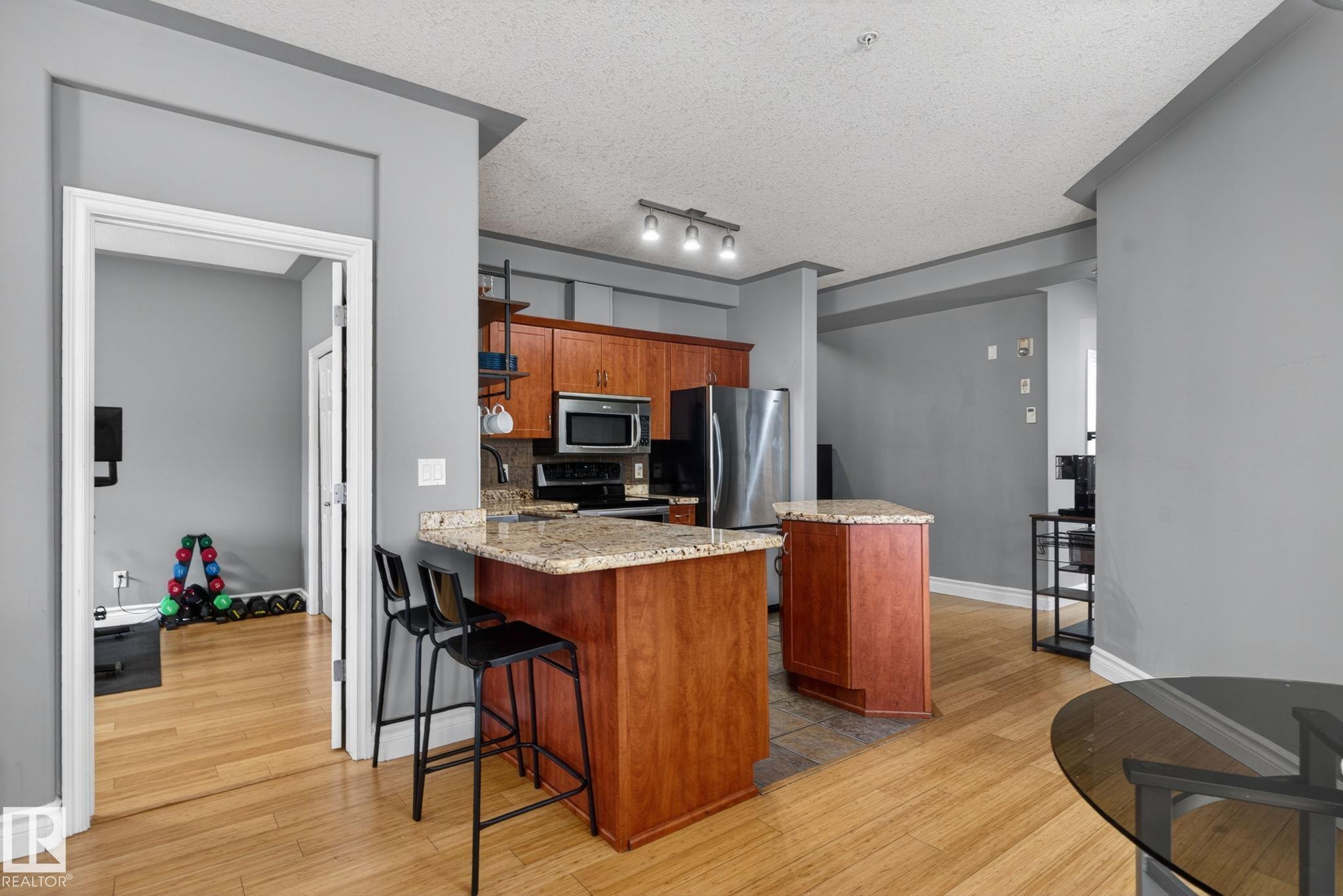 Photo 11 at 105 - 10033 116 Street NW, Wîhkwêntôwin, Edmonton