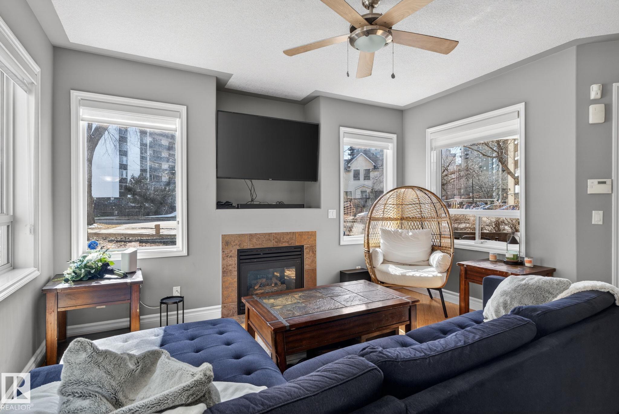 Photo 17 at 105 - 10033 116 Street NW, Wîhkwêntôwin, Edmonton