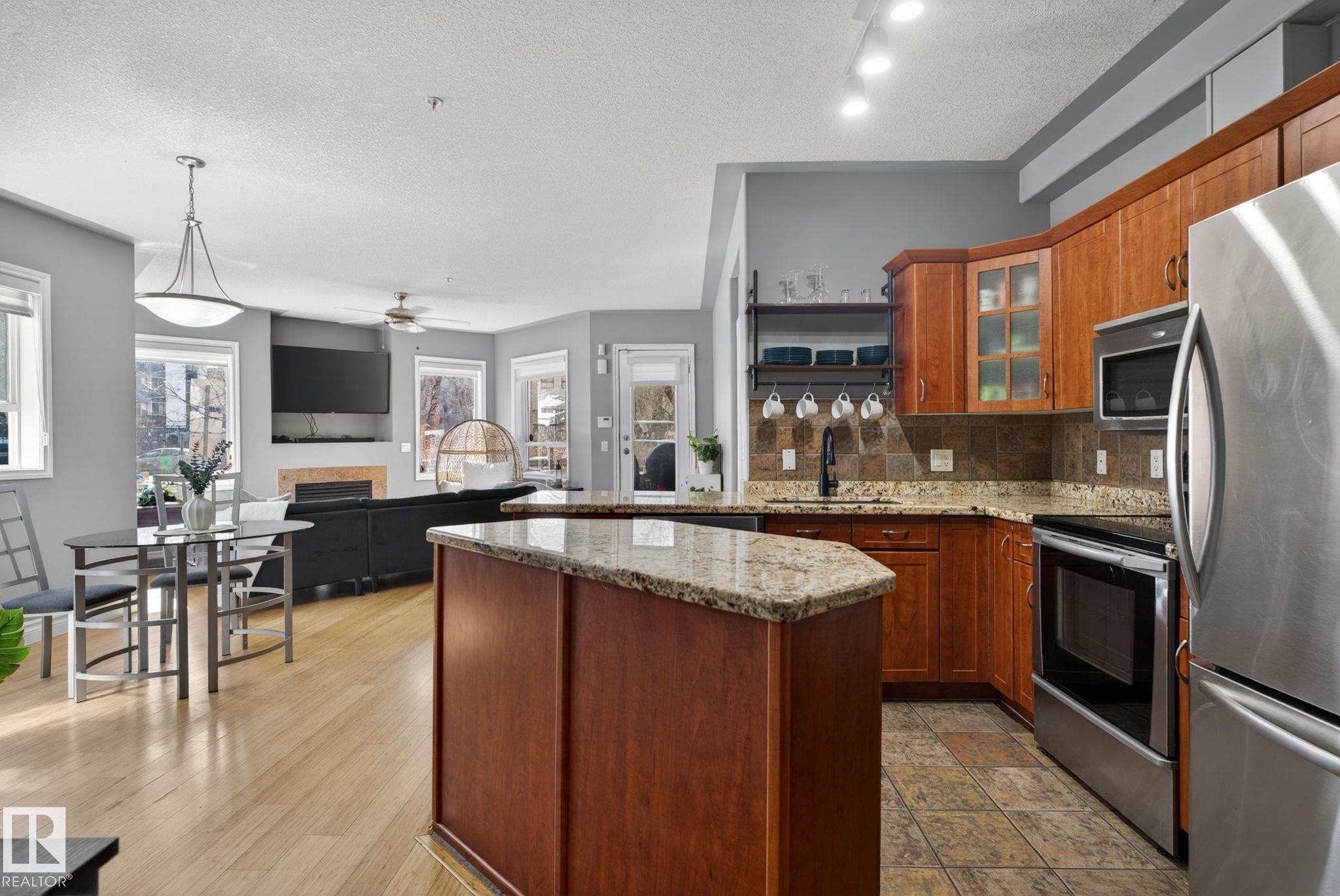 105 - 10033 116 Street NW, Wîhkwêntôwin, Edmonton