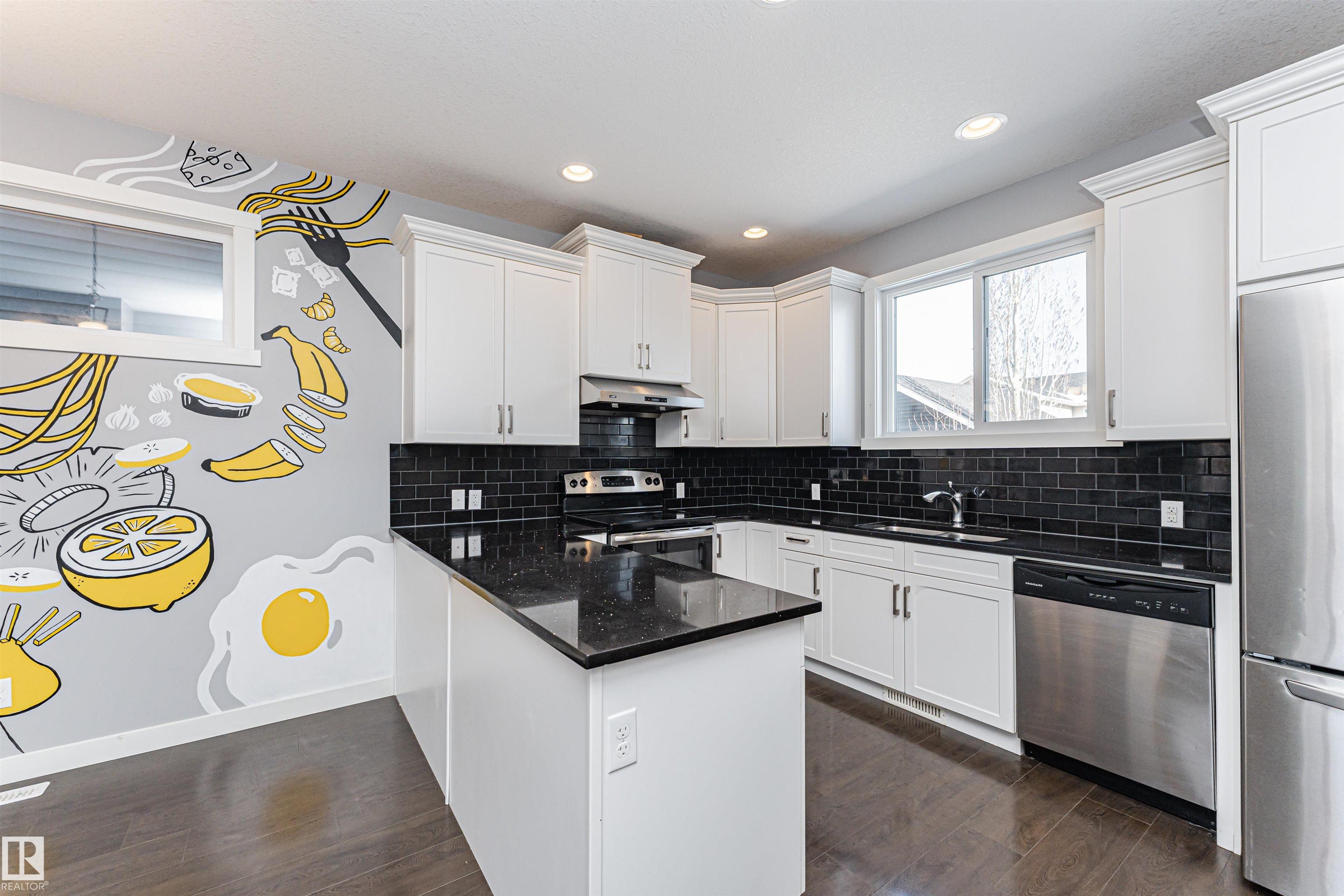 Photo 11 at 16420 15 Avenue SW, Glenridding Heights, Edmonton