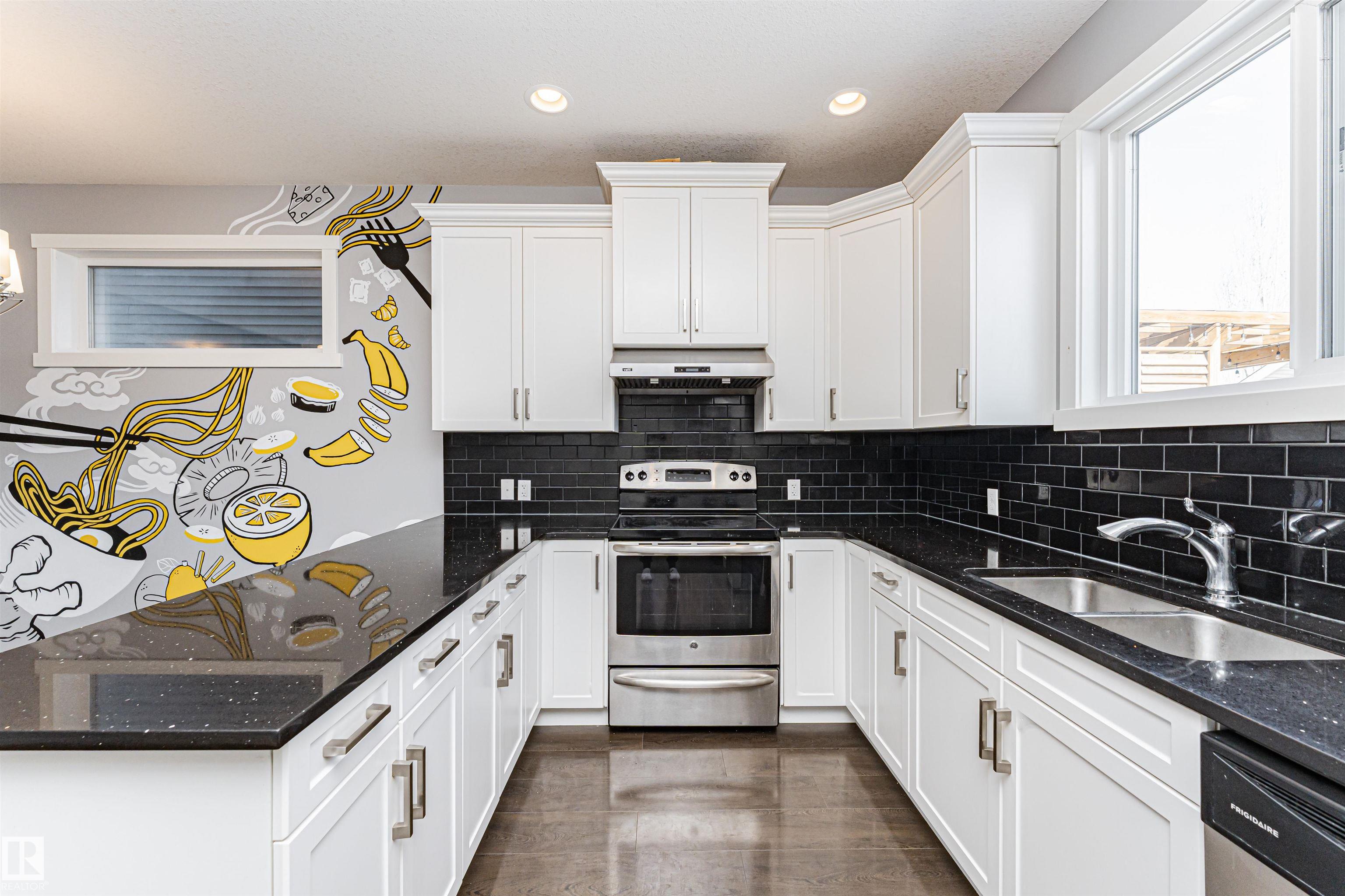 Photo 12 at 16420 15 Avenue SW, Glenridding Heights, Edmonton