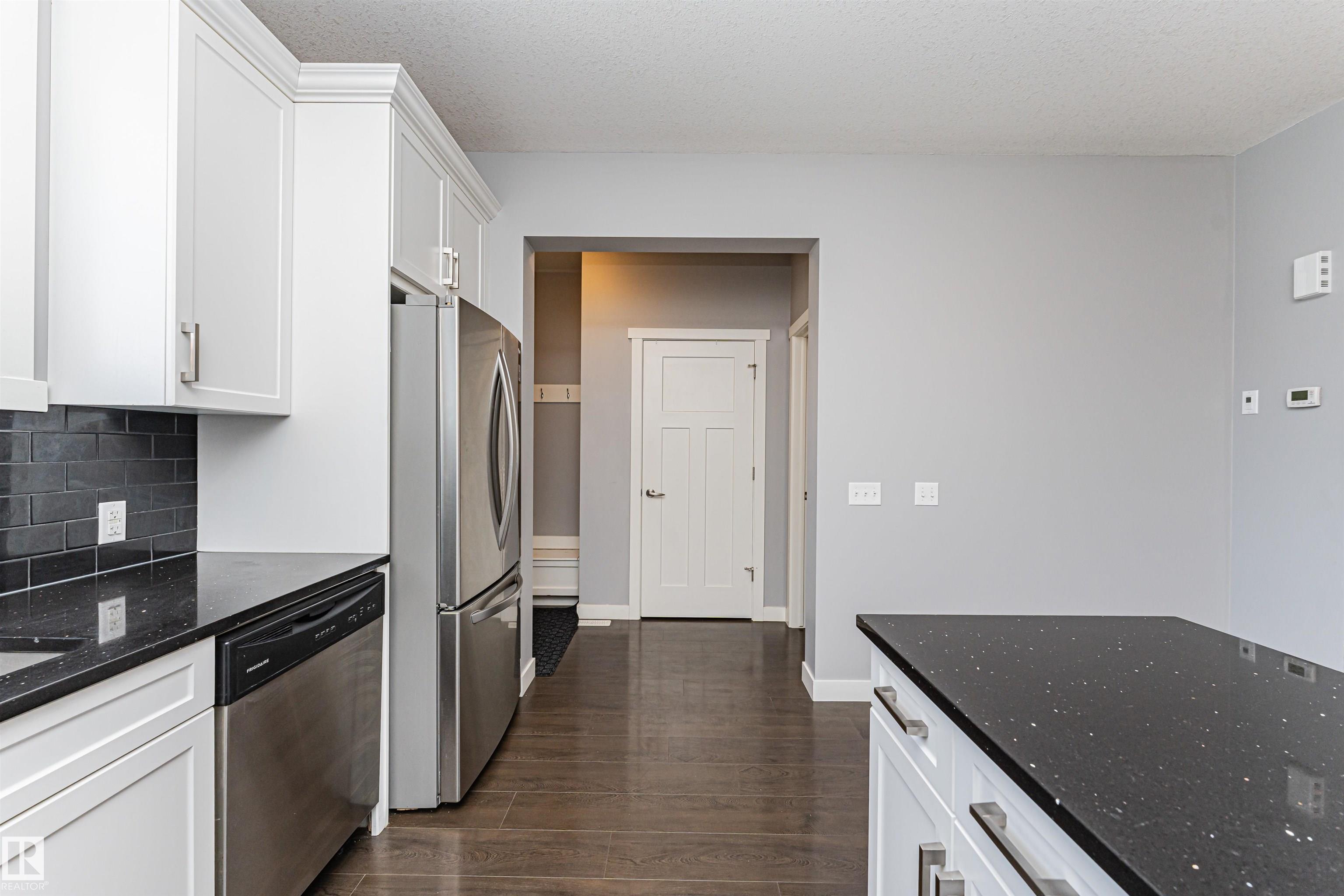 Photo 14 at 16420 15 Avenue SW, Glenridding Heights, Edmonton