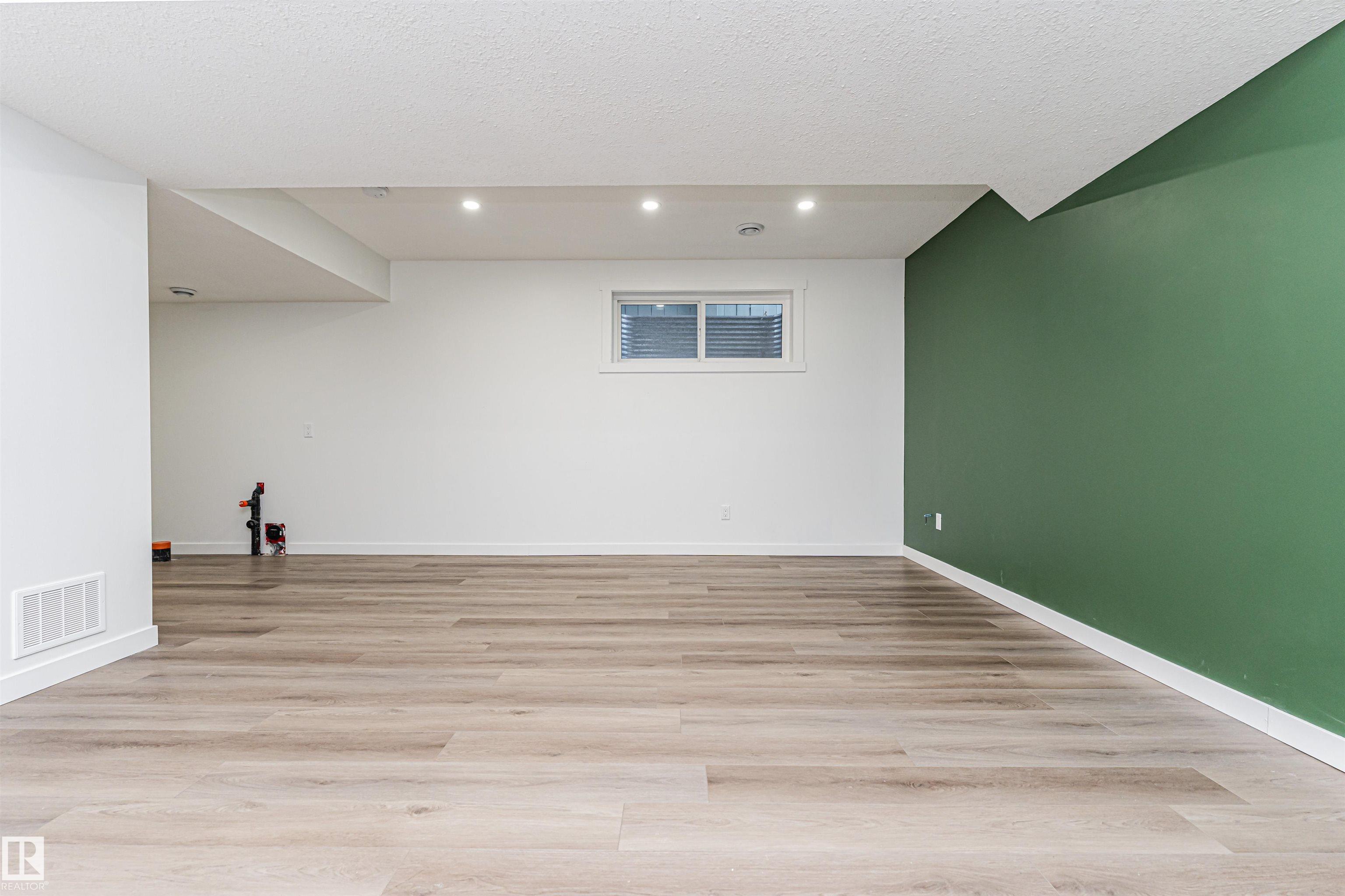 Photo 32 at 16420 15 Avenue SW, Glenridding Heights, Edmonton