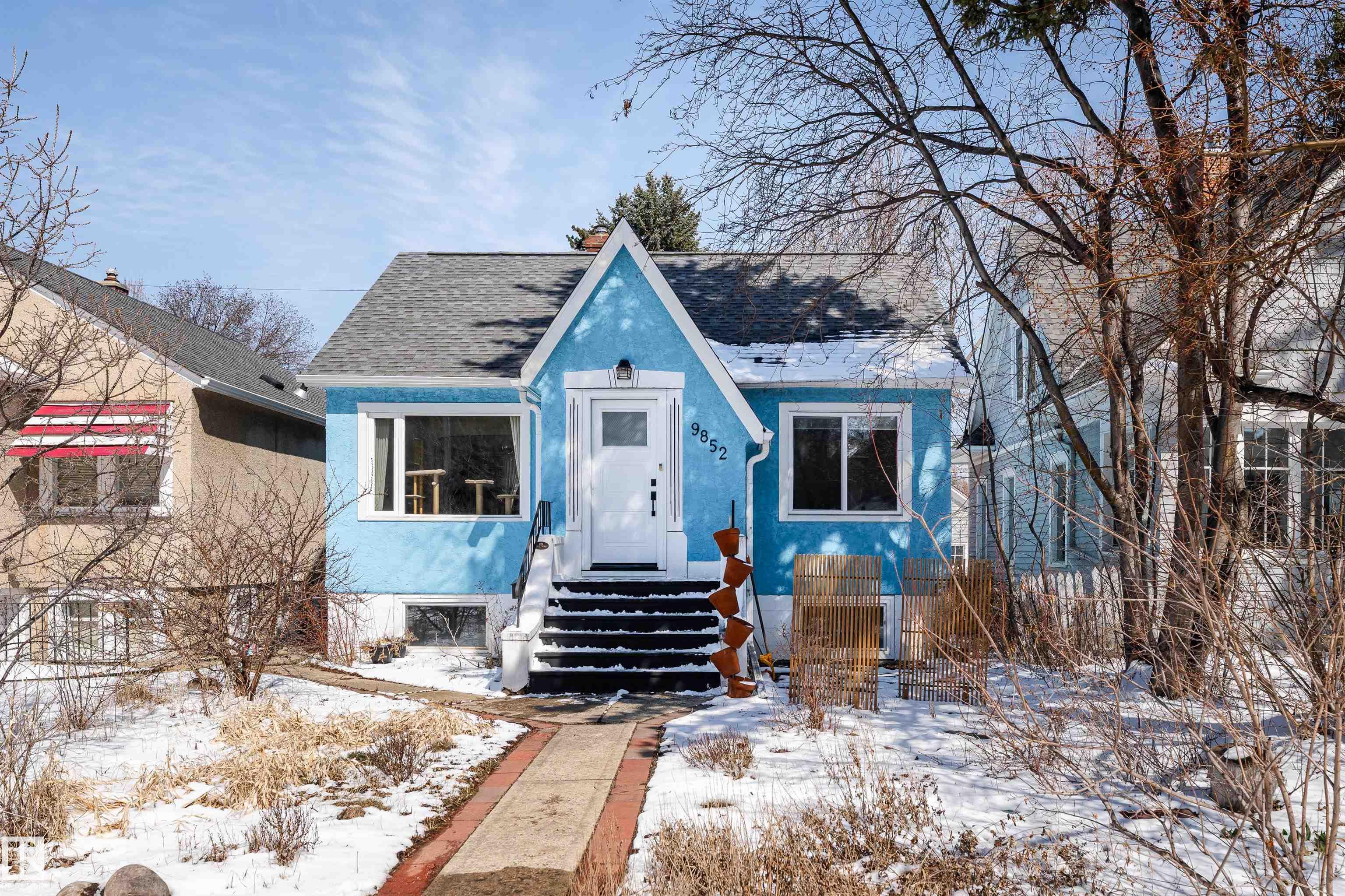 9852 86 Avenue, Edmonton, AB T6E 2L6