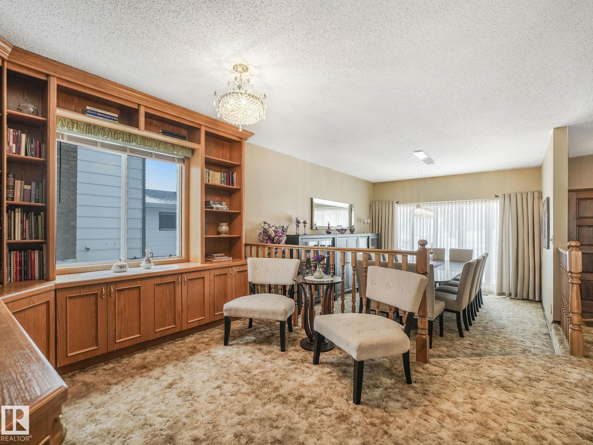 Photo 11 at 6106 37a Avenue NW, Hillview, Edmonton