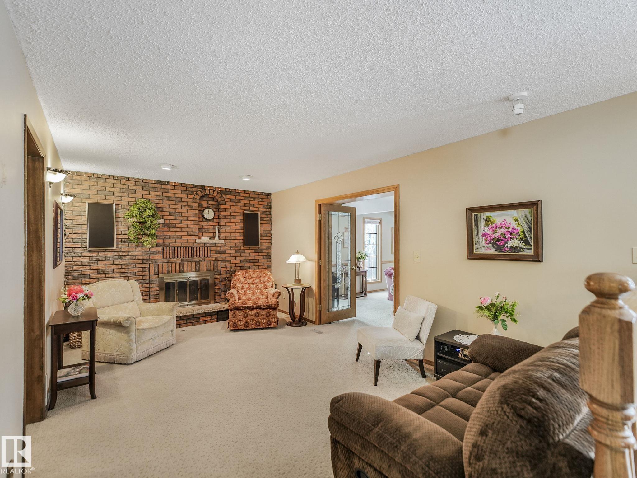Photo 20 at 6106 37a Avenue NW, Hillview, Edmonton
