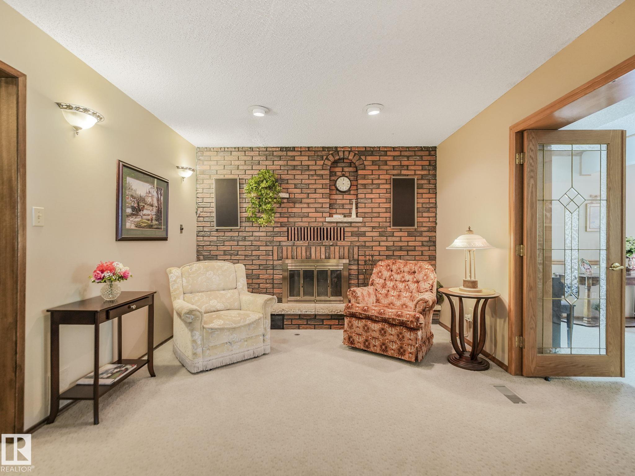 Photo 23 at 6106 37a Avenue NW, Hillview, Edmonton