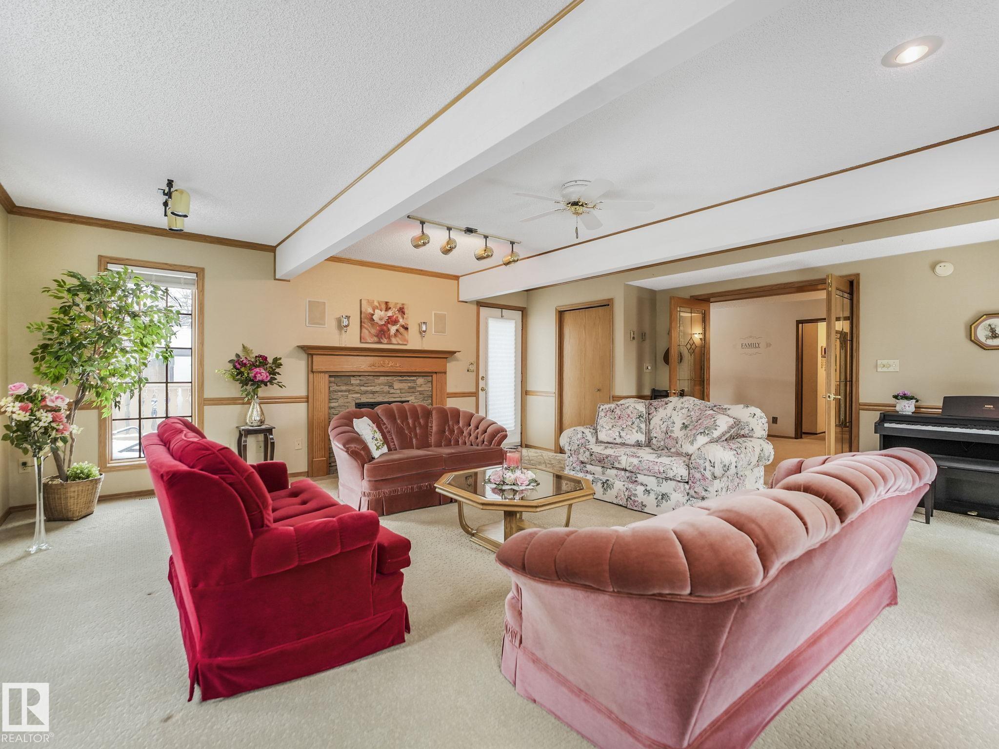 Photo 25 at 6106 37a Avenue NW, Hillview, Edmonton