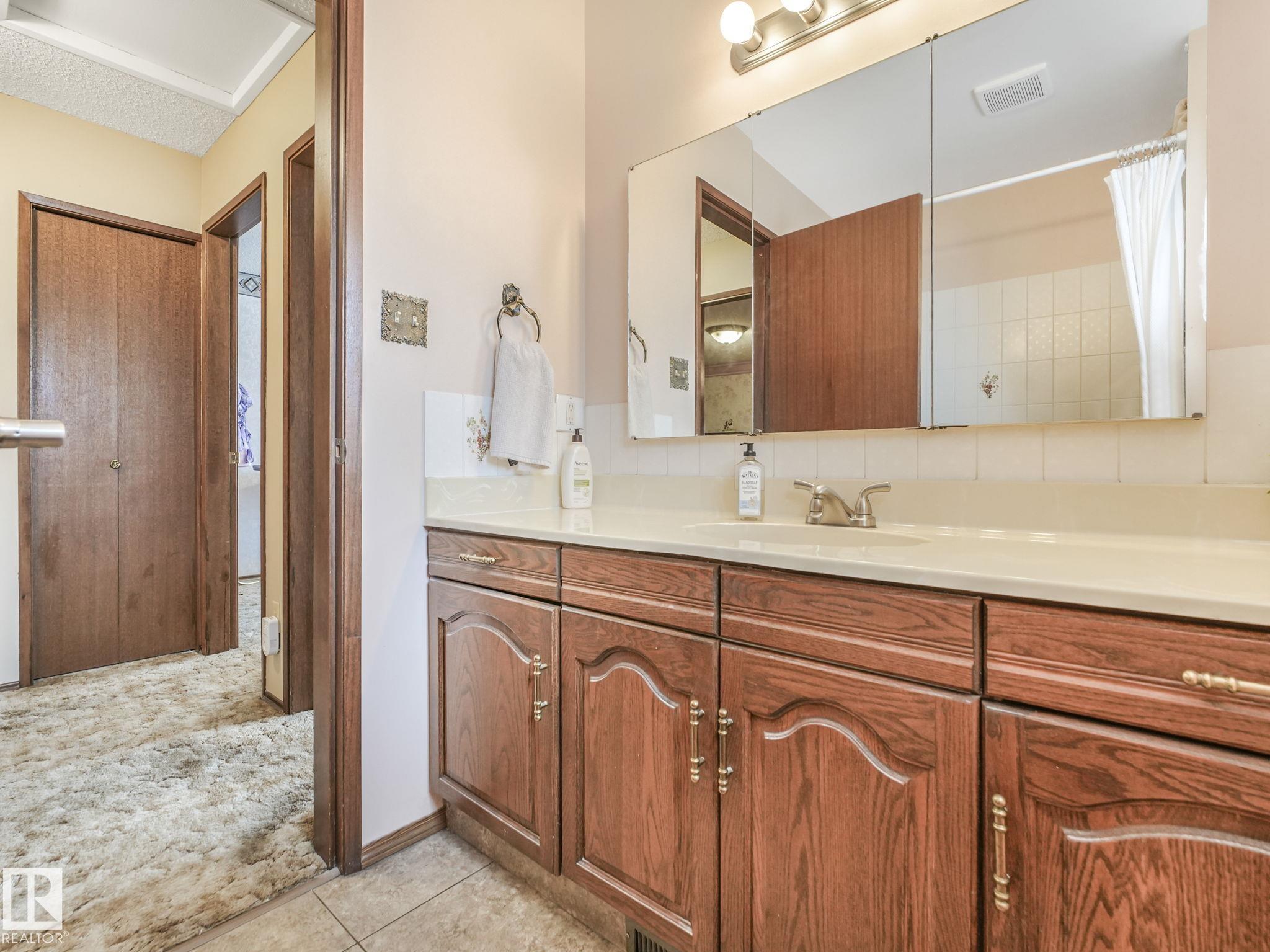 Photo 41 at 6106 37a Avenue NW, Hillview, Edmonton
